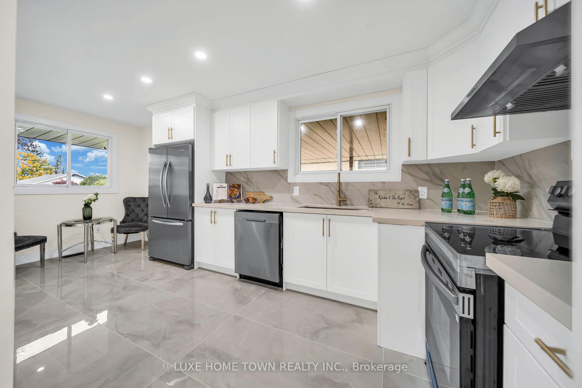 Photo 20 of 61 Keewatin Street S, Oshawa, Donevan — HOMEH