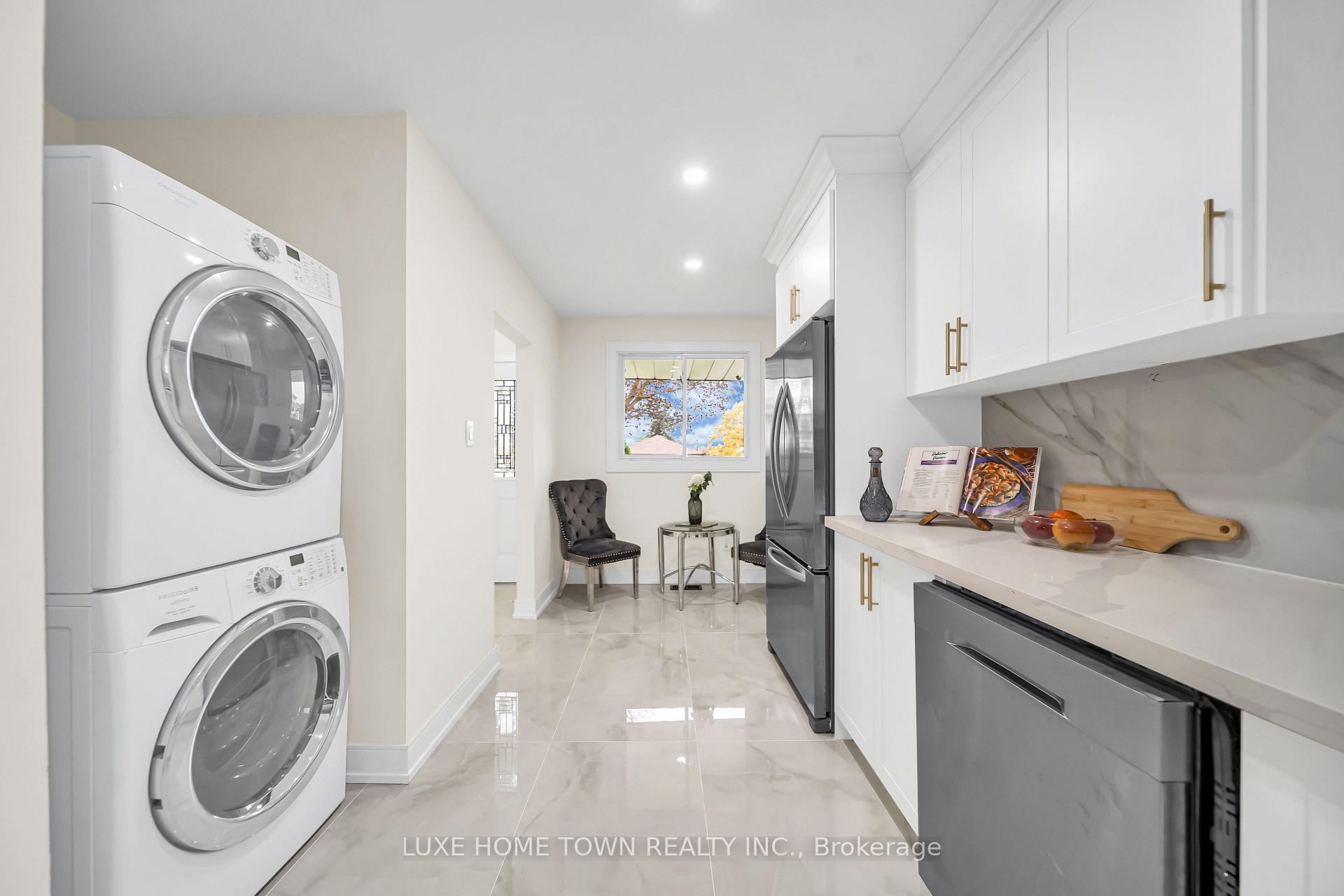 Photo 21 of 61 Keewatin Street S, Oshawa, Donevan — HOMEH