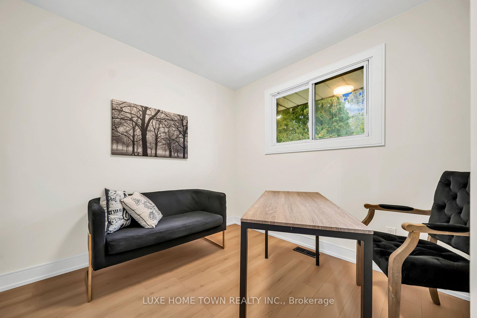 Photo 24 of 61 Keewatin Street S, Oshawa, Donevan — HOMEH