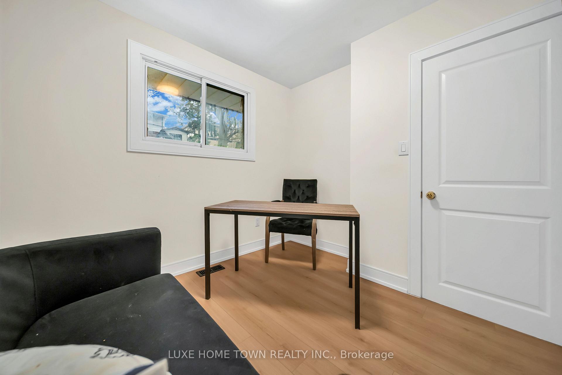 Photo 25 of 61 Keewatin Street S, Oshawa, Donevan — HOMEH