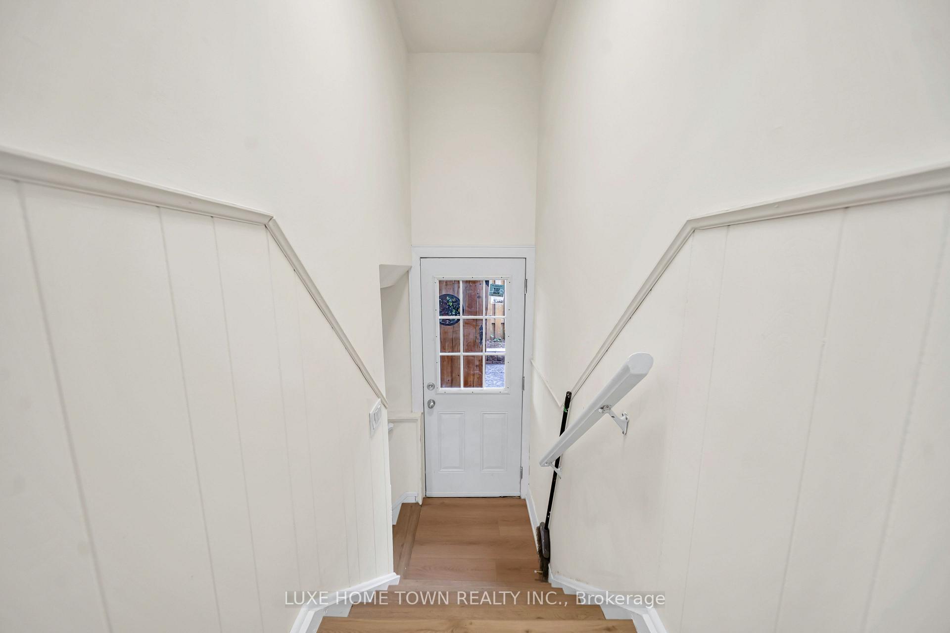 Photo 31 of 61 Keewatin Street S, Oshawa, Donevan — HOMEH