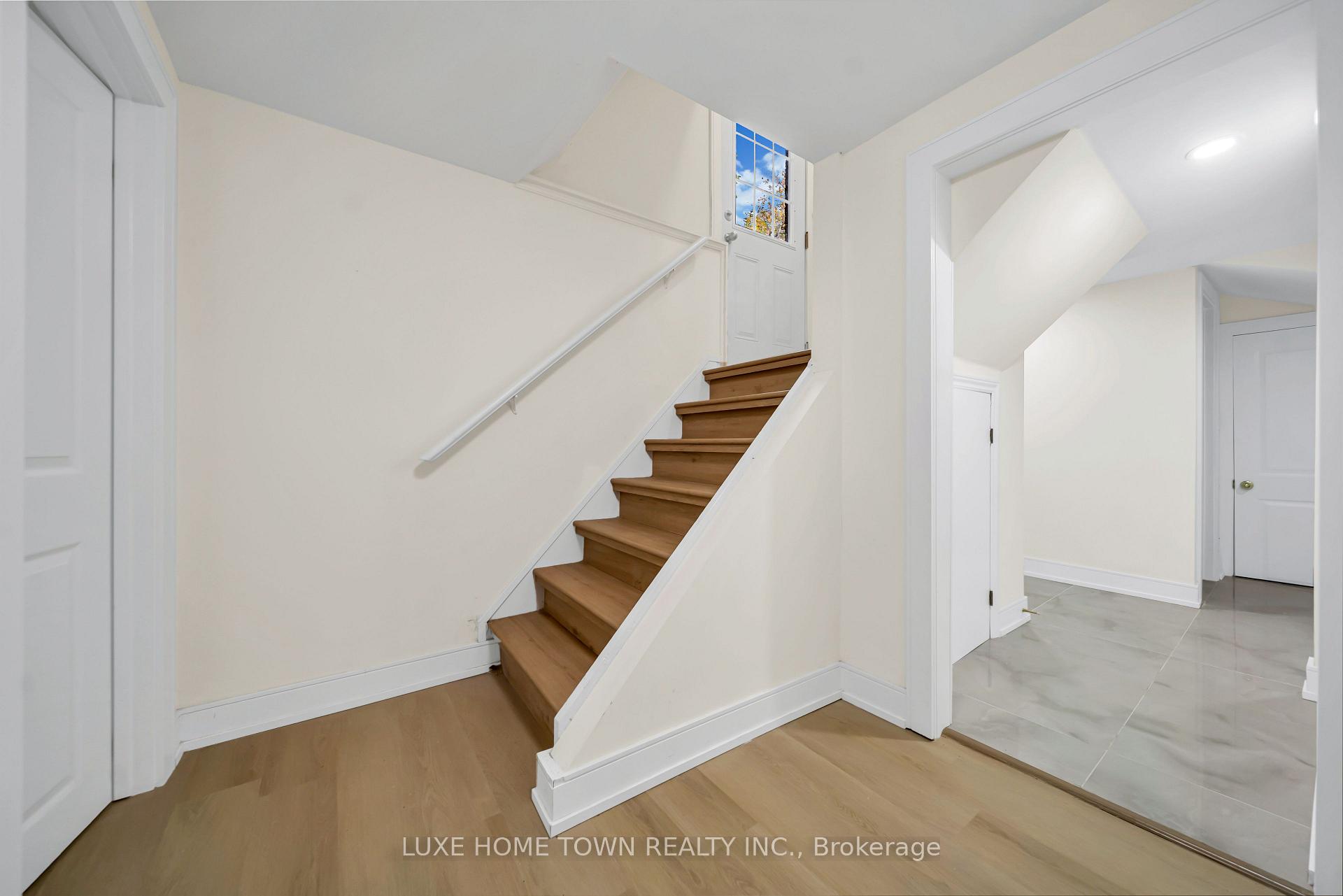 Photo 32 of 61 Keewatin Street S, Oshawa, Donevan — HOMEH