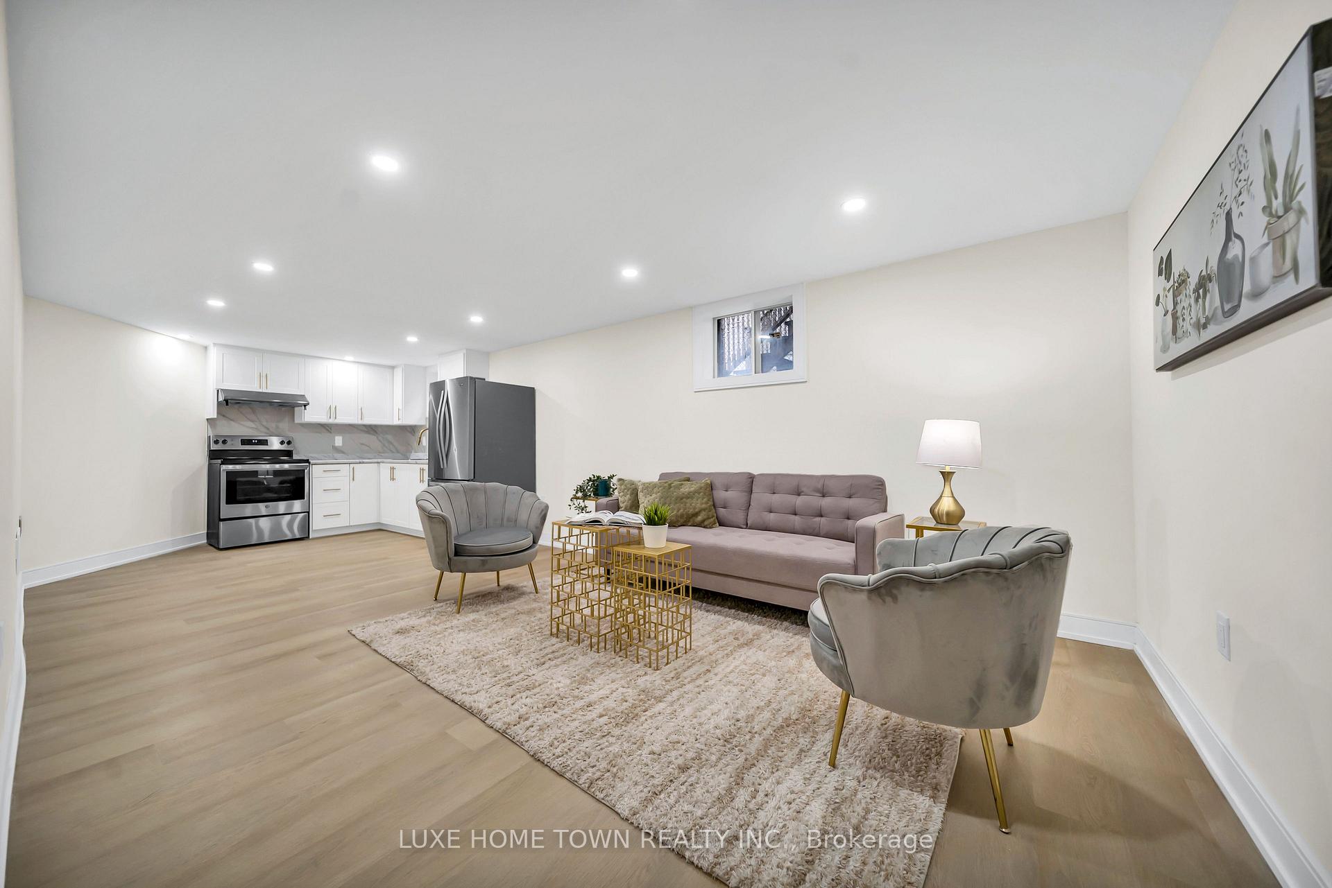 Photo 33 of 61 Keewatin Street S, Oshawa, Donevan — HOMEH
