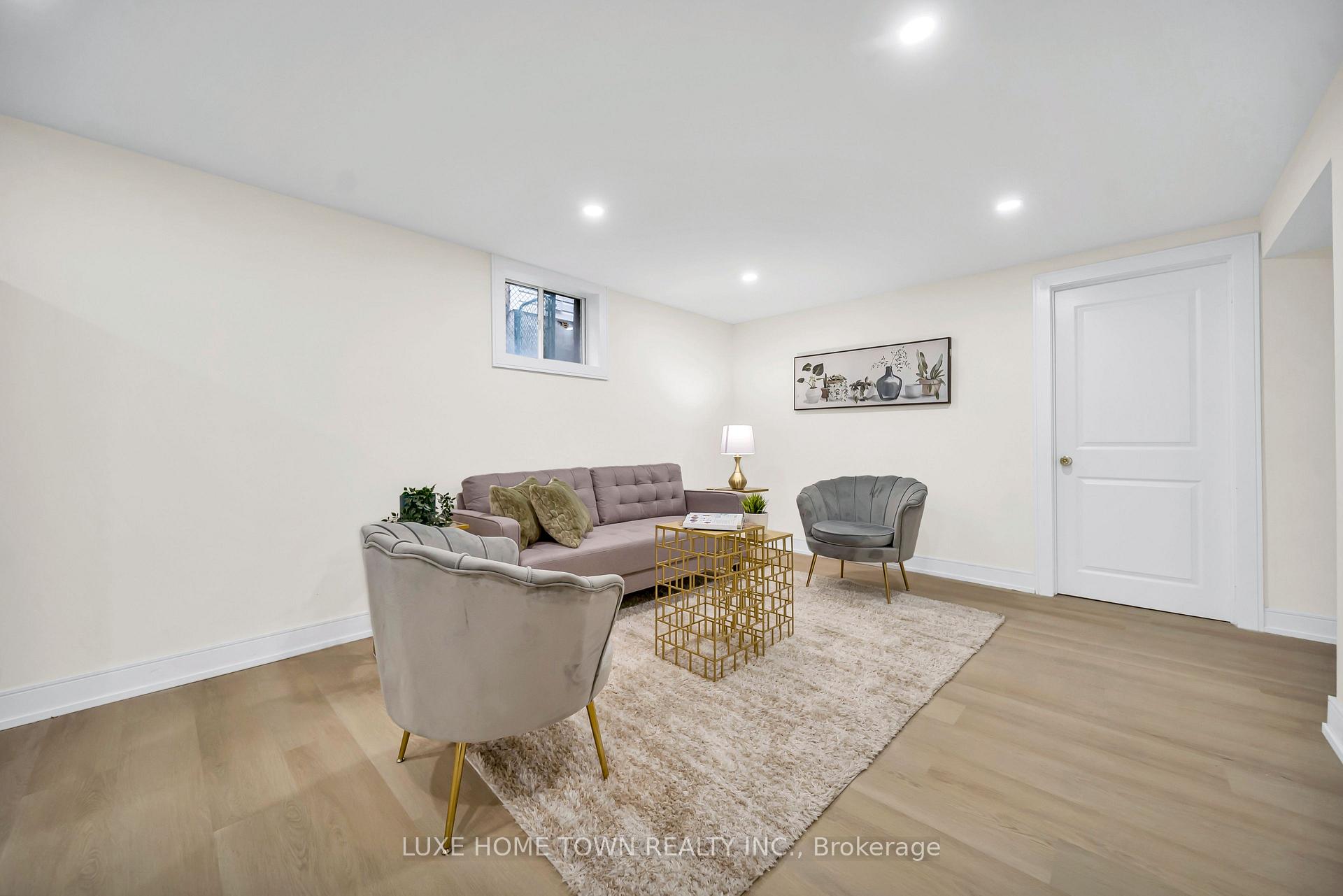 Photo 34 of 61 Keewatin Street S, Oshawa, Donevan — HOMEH