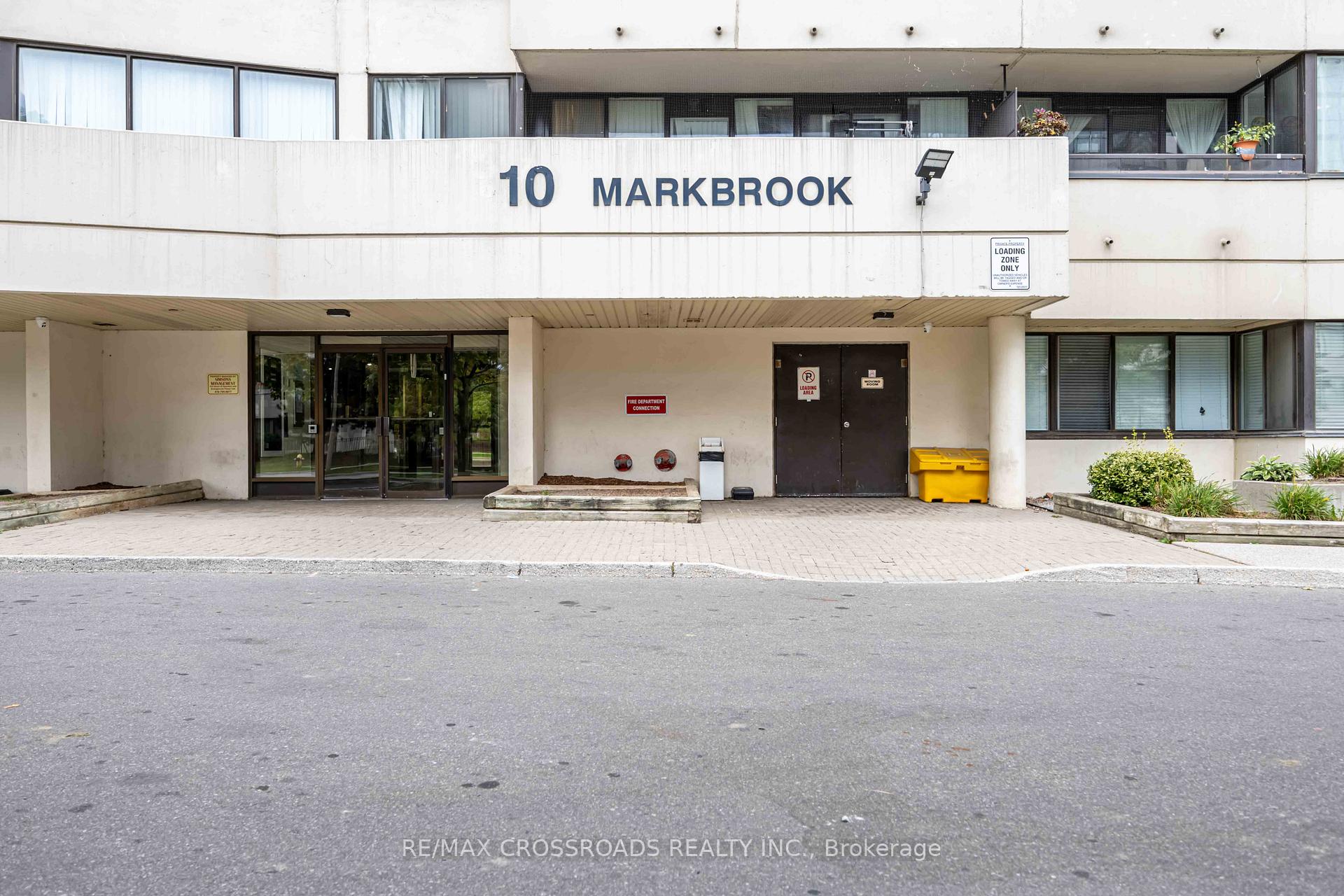 Photo 2 of Unit 209, 10 Markbrook Lane, Etobicoke, Mount Olive-Silverstone-Jamestown — HOMEH