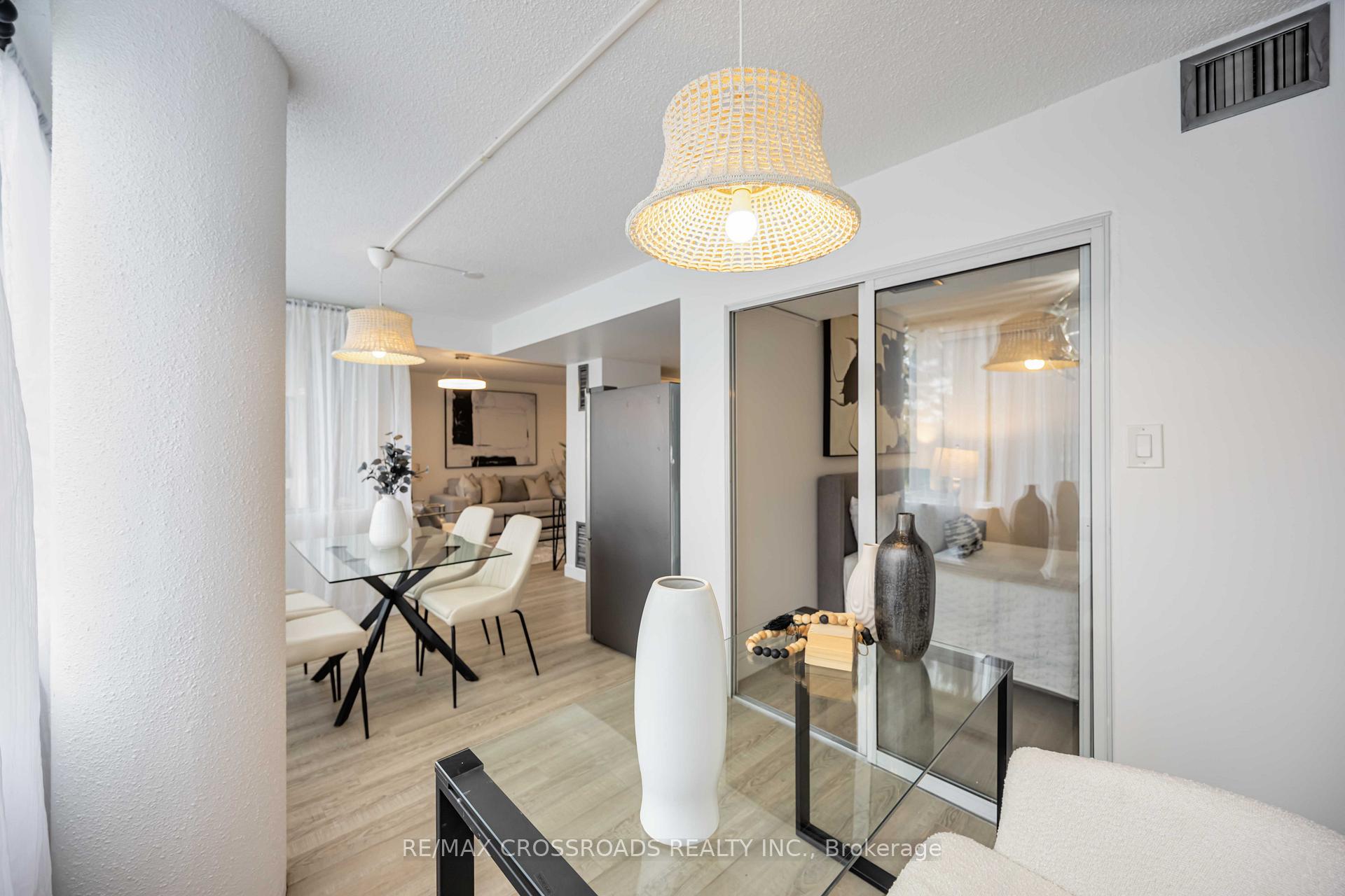 Photo 10 of Unit 209, 10 Markbrook Lane, Etobicoke, Mount Olive-Silverstone-Jamestown — HOMEH