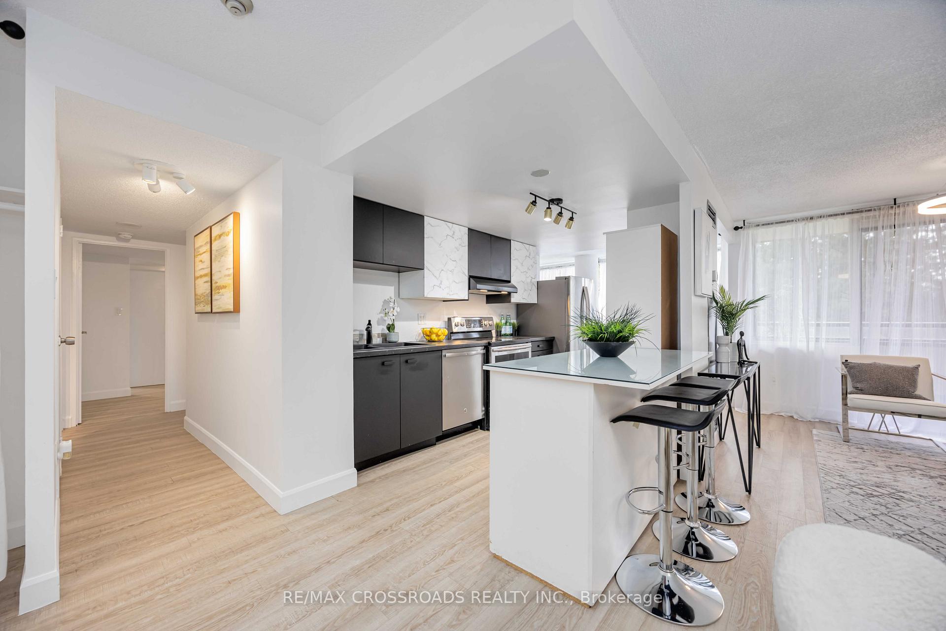 Photo 13 of Unit 209, 10 Markbrook Lane, Etobicoke, Mount Olive-Silverstone-Jamestown — HOMEH