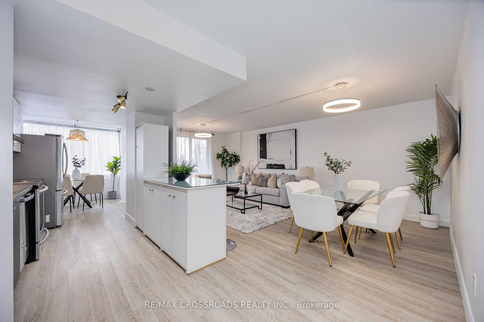 Photo 14 of Unit 209, 10 Markbrook Lane, Etobicoke, Mount Olive-Silverstone-Jamestown — HOMEH
