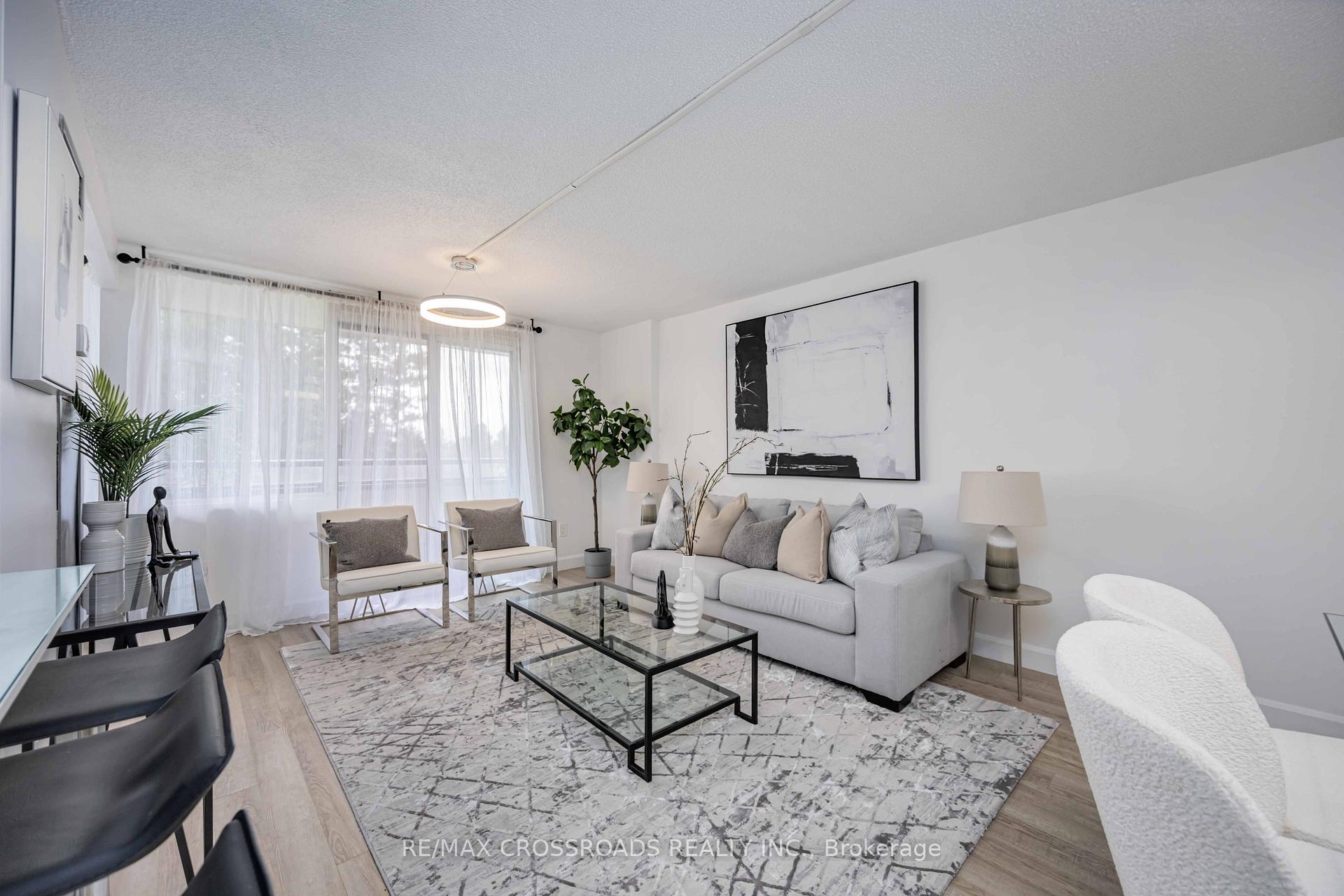 Photo 16 of Unit 209, 10 Markbrook Lane, Etobicoke, Mount Olive-Silverstone-Jamestown — HOMEH