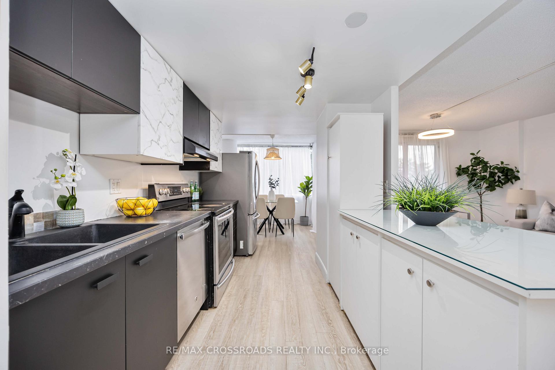 Photo 20 of Unit 209, 10 Markbrook Lane, Etobicoke, Mount Olive-Silverstone-Jamestown — HOMEH