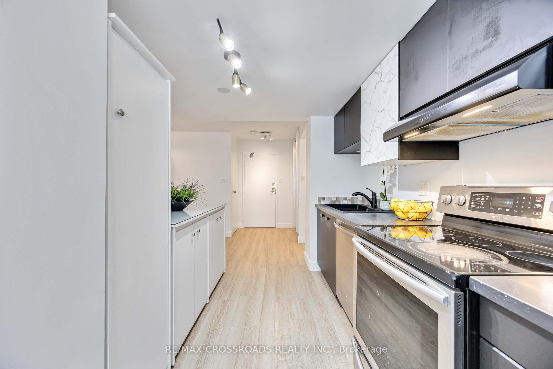 Photo 21 of Unit 209, 10 Markbrook Lane, Etobicoke, Mount Olive-Silverstone-Jamestown — HOMEH