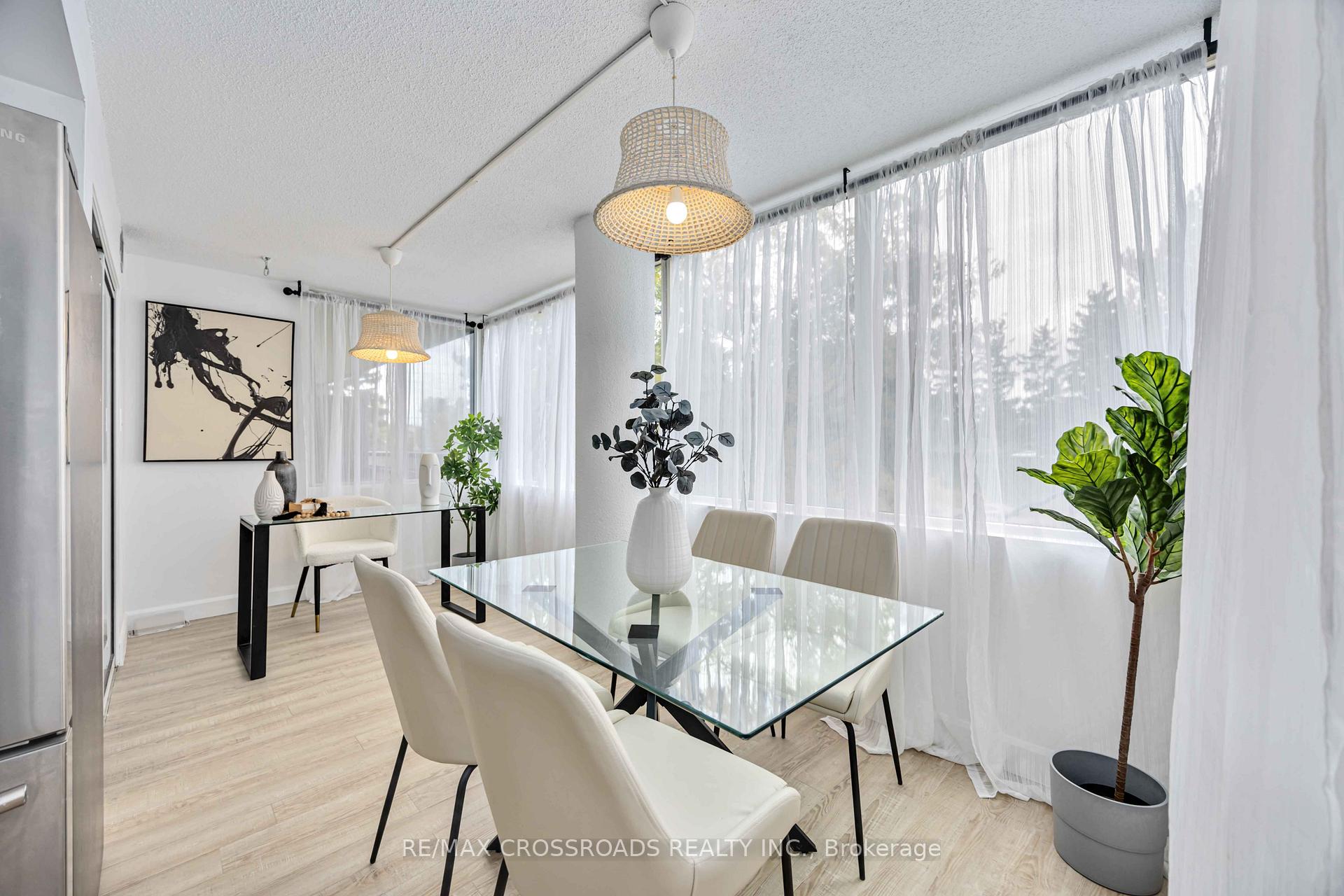 Photo 22 of Unit 209, 10 Markbrook Lane, Etobicoke, Mount Olive-Silverstone-Jamestown — HOMEH