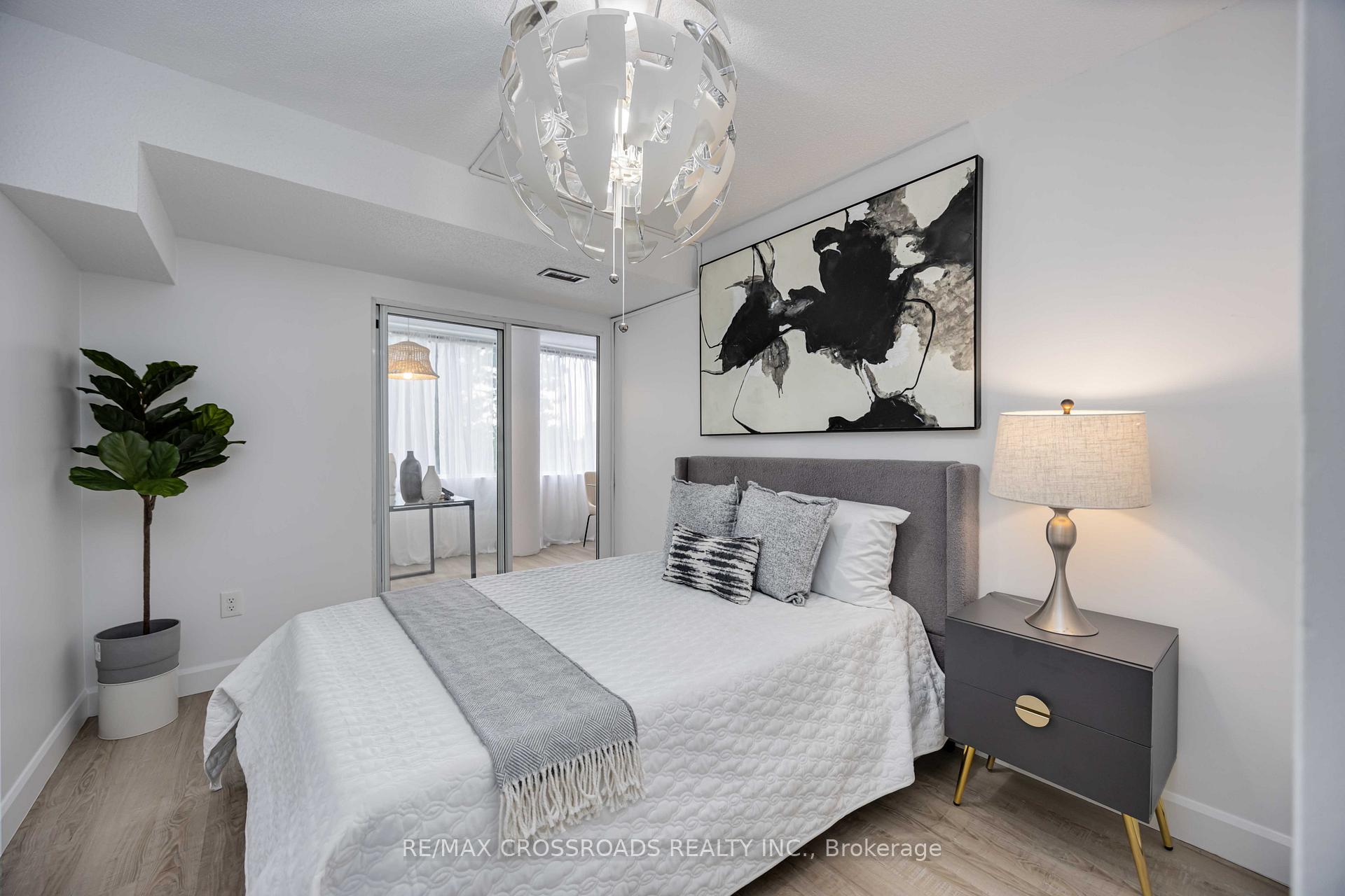 Photo 26 of Unit 209, 10 Markbrook Lane, Etobicoke, Mount Olive-Silverstone-Jamestown — HOMEH