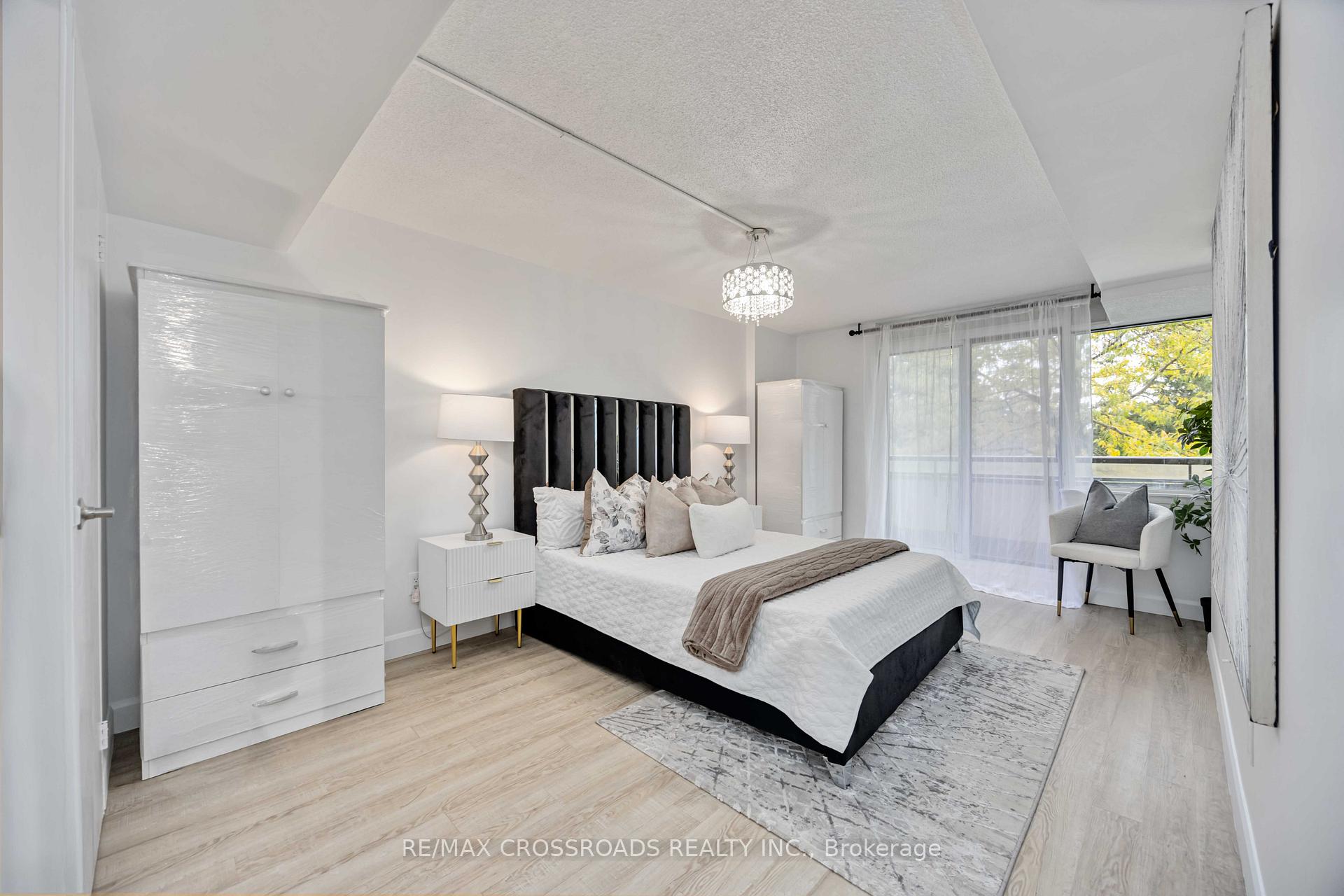 Photo 31 of Unit 209, 10 Markbrook Lane, Etobicoke, Mount Olive-Silverstone-Jamestown — HOMEH