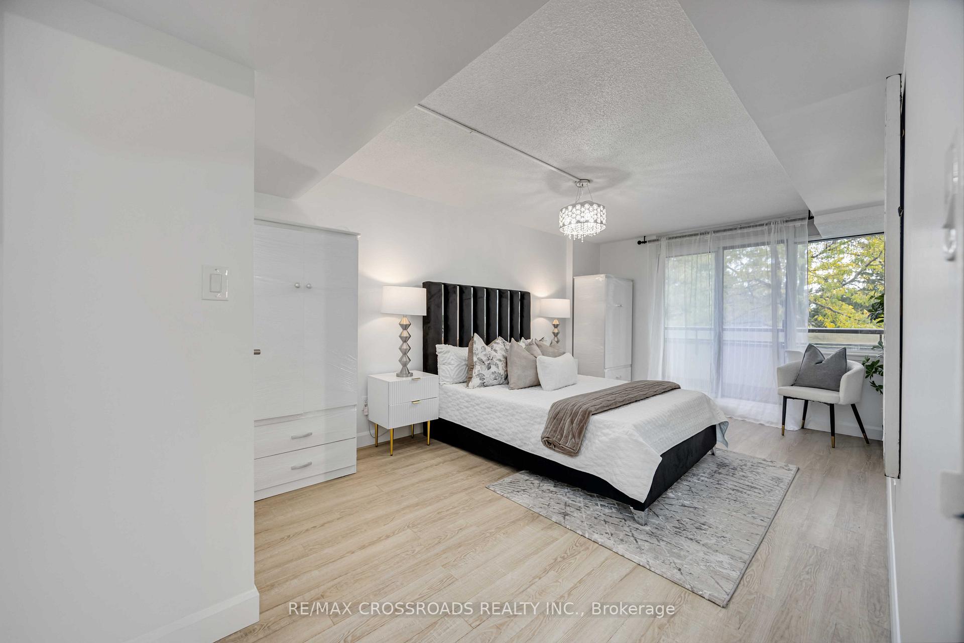 Photo 34 of Unit 209, 10 Markbrook Lane, Etobicoke, Mount Olive-Silverstone-Jamestown — HOMEH