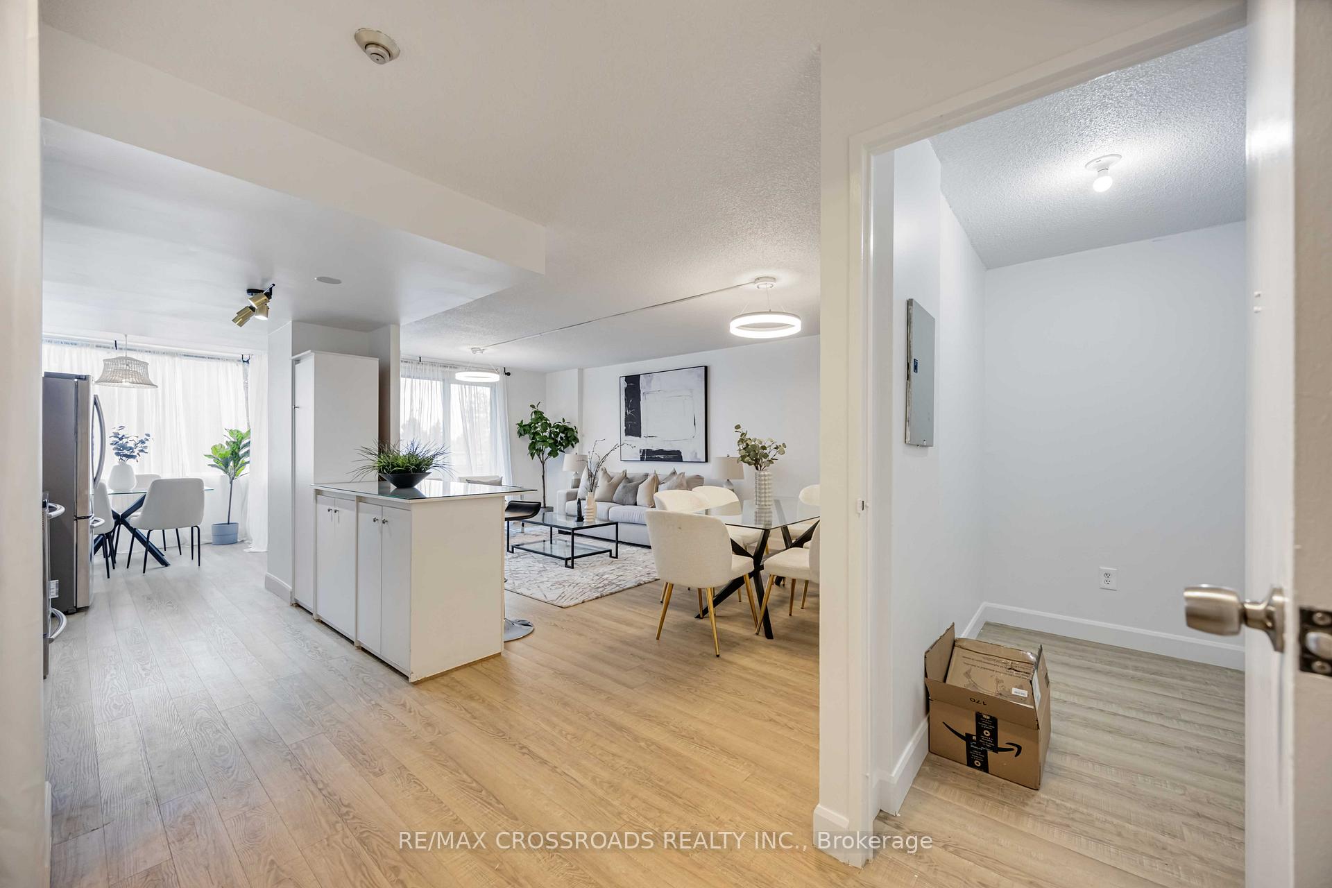 Photo 35 of Unit 209, 10 Markbrook Lane, Etobicoke, Mount Olive-Silverstone-Jamestown — HOMEH