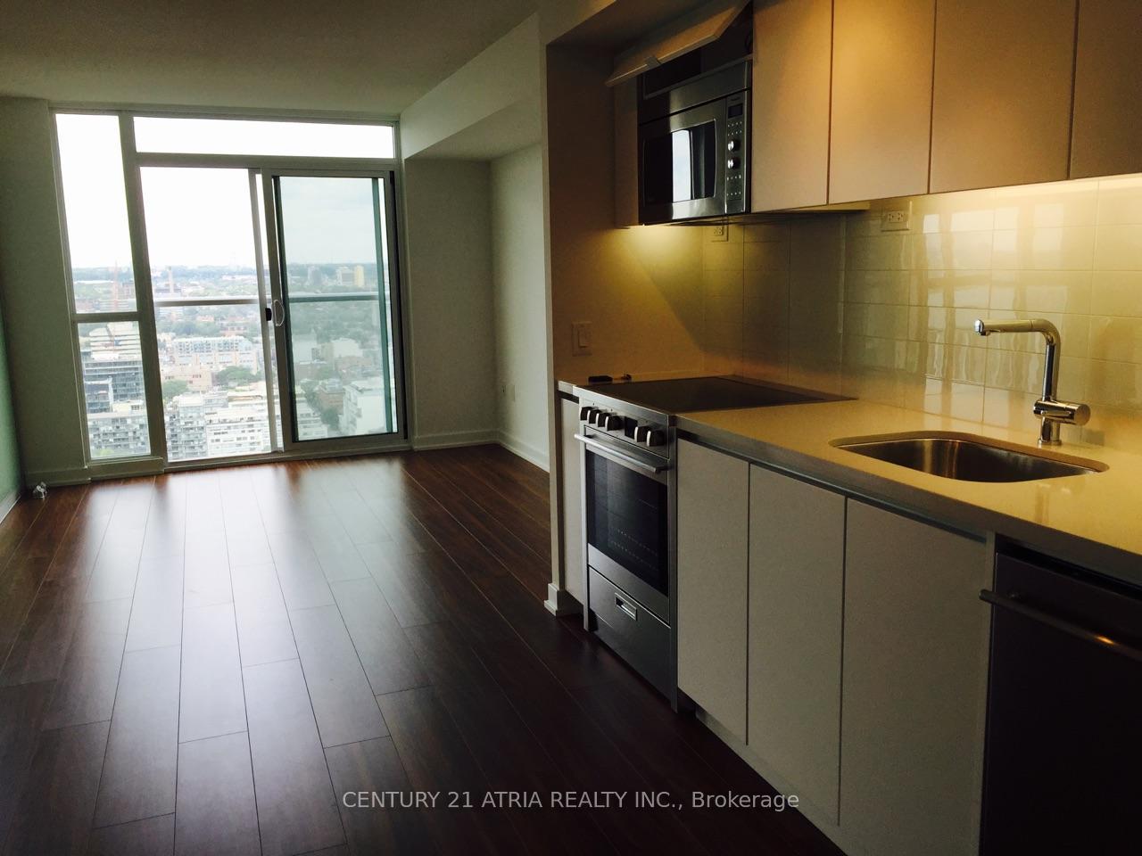 Photo 8 of Unit 4210, 85 Queens Wharf Road, Toronto, Waterfront Communities — HOMEH
