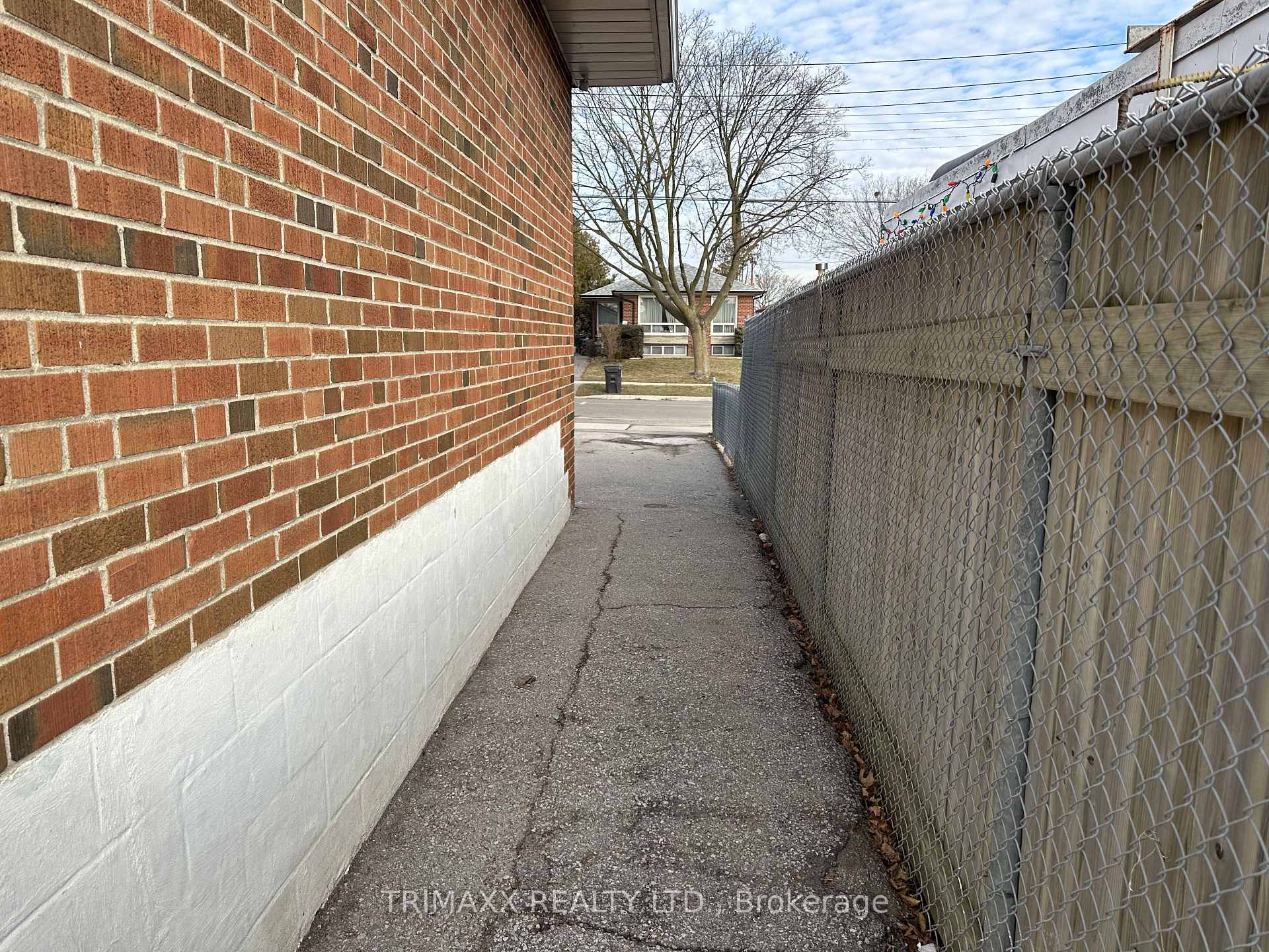 Photo 2 of Unit BSMT, 93 Jeffcoat Drive, Etobicoke, West Humber-Clairville — HOMEH