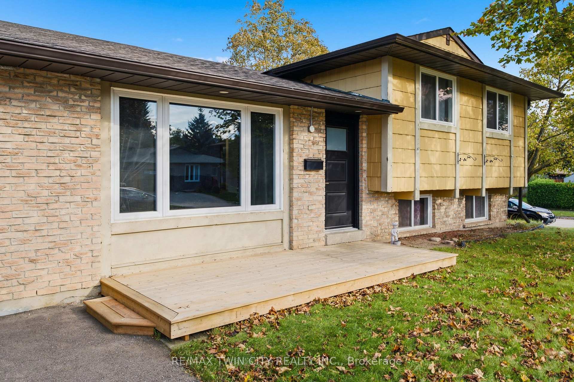 Photo 4 of 170 Sunset Boulevard, Cambridge, Blair Road — HOMEH
