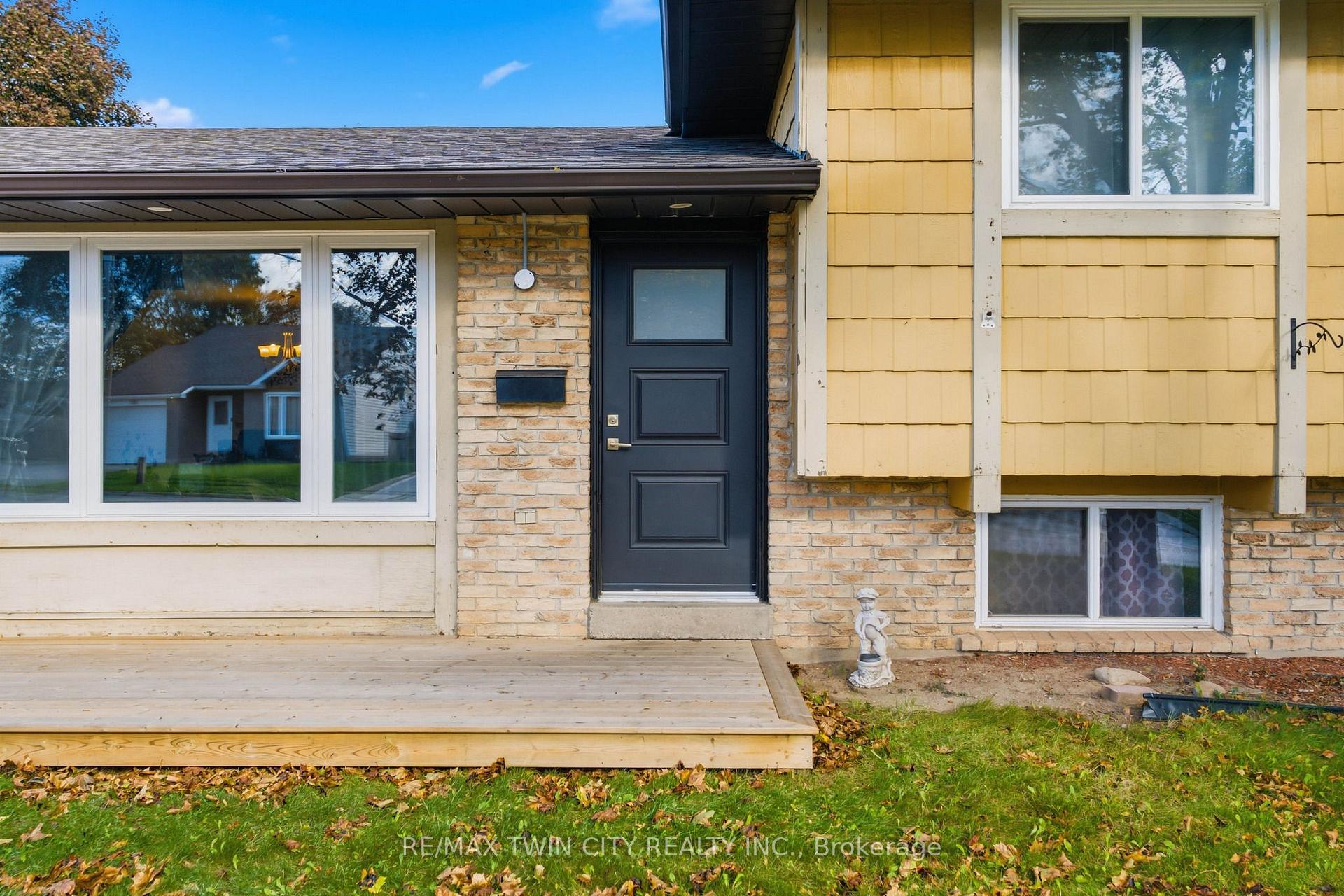 Photo 5 of 170 Sunset Boulevard, Cambridge, Blair Road — HOMEH
