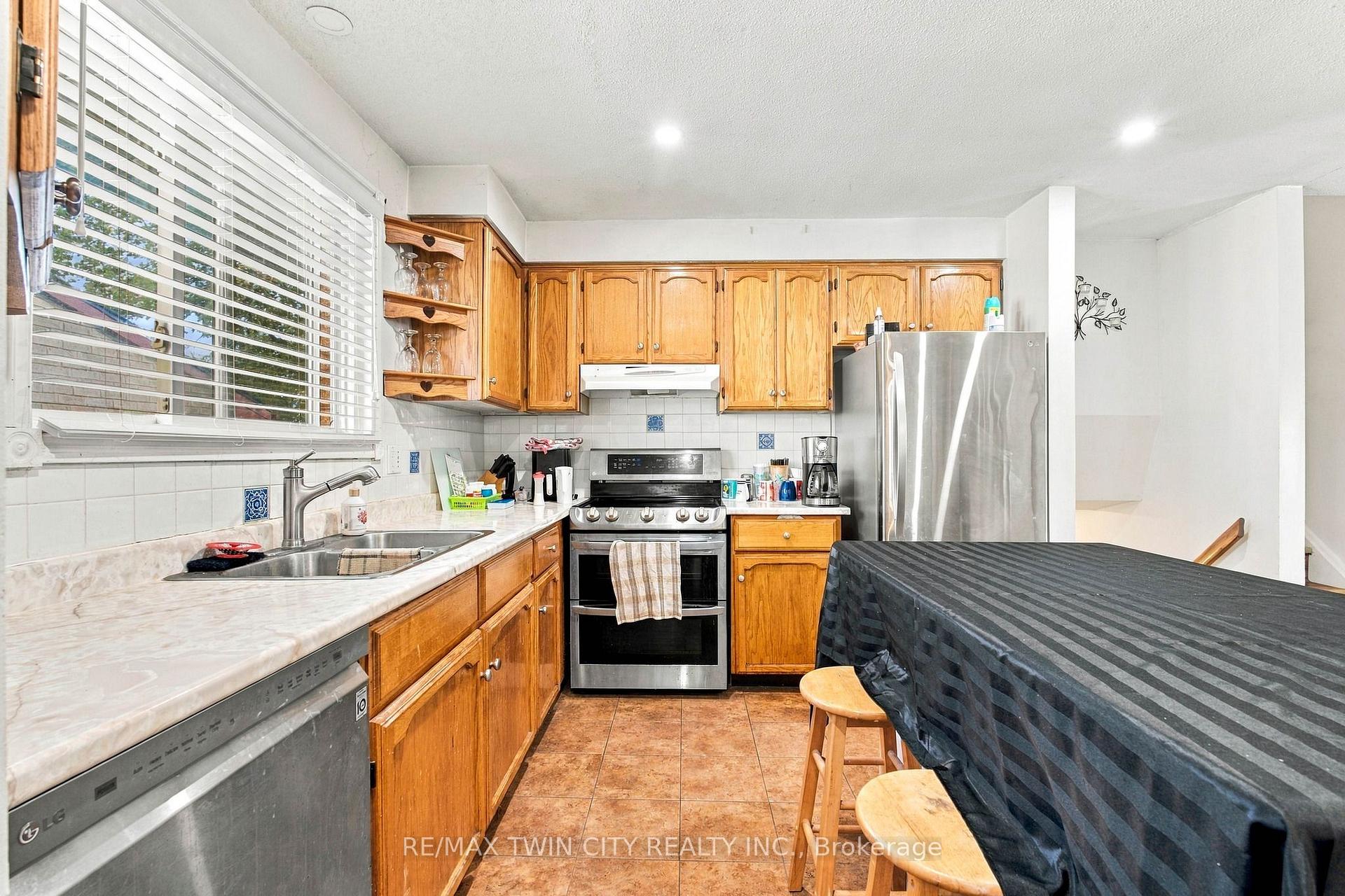 Photo 14 of 170 Sunset Boulevard, Cambridge, Blair Road — HOMEH