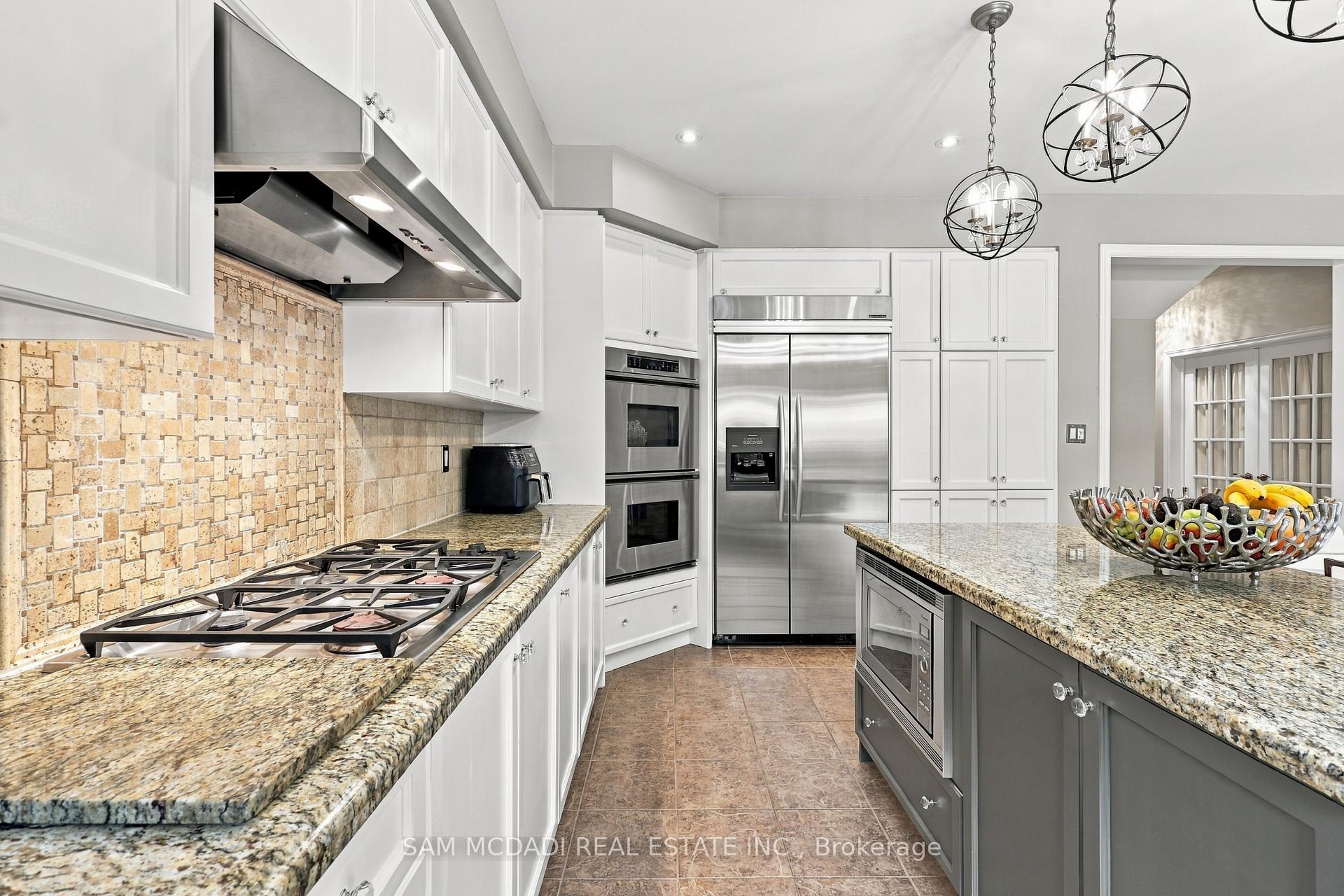 Photo 9 of 35 Tiana Court, Vaughan, Vellore Village — HOMEH