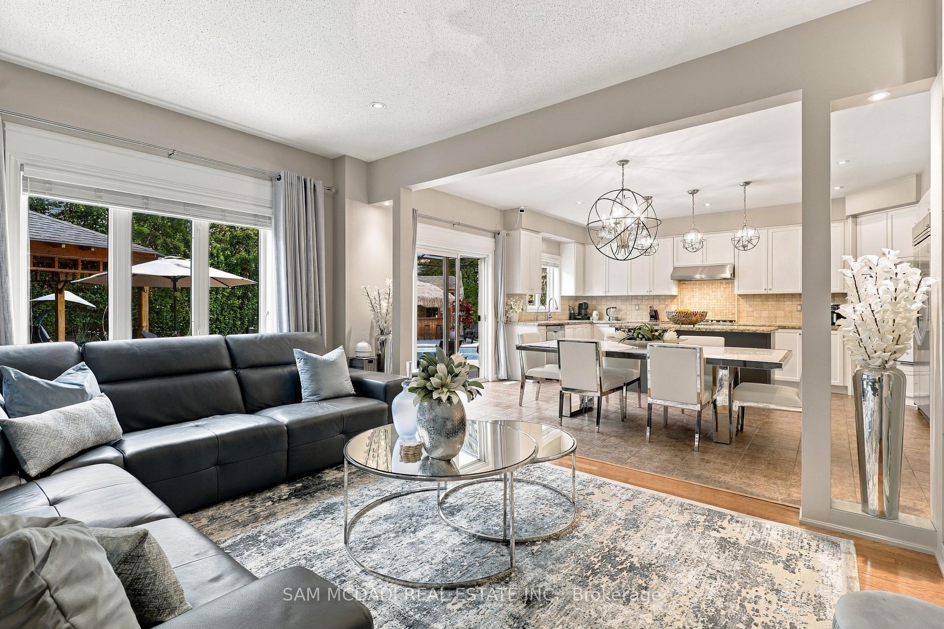 Photo 14 of 35 Tiana Court, Vaughan, Vellore Village — HOMEH