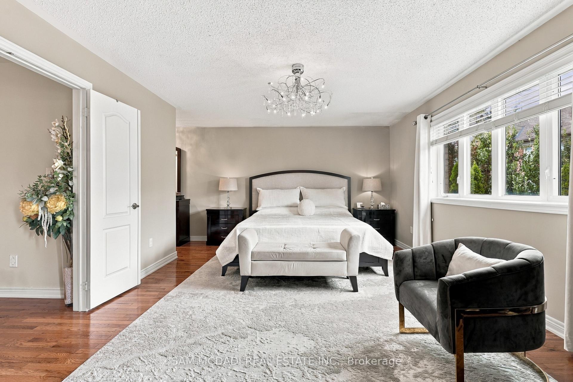 Photo 19 of 35 Tiana Court, Vaughan, Vellore Village — HOMEH