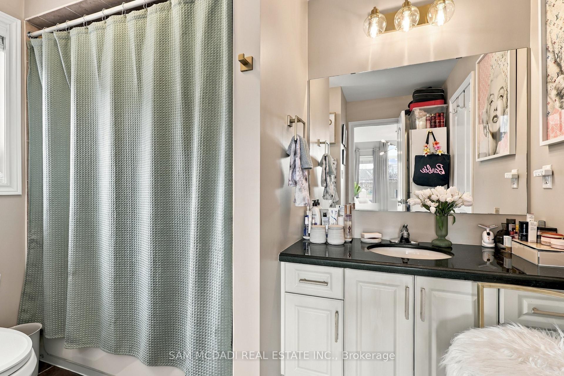 Photo 29 of 35 Tiana Court, Vaughan, Vellore Village — HOMEH