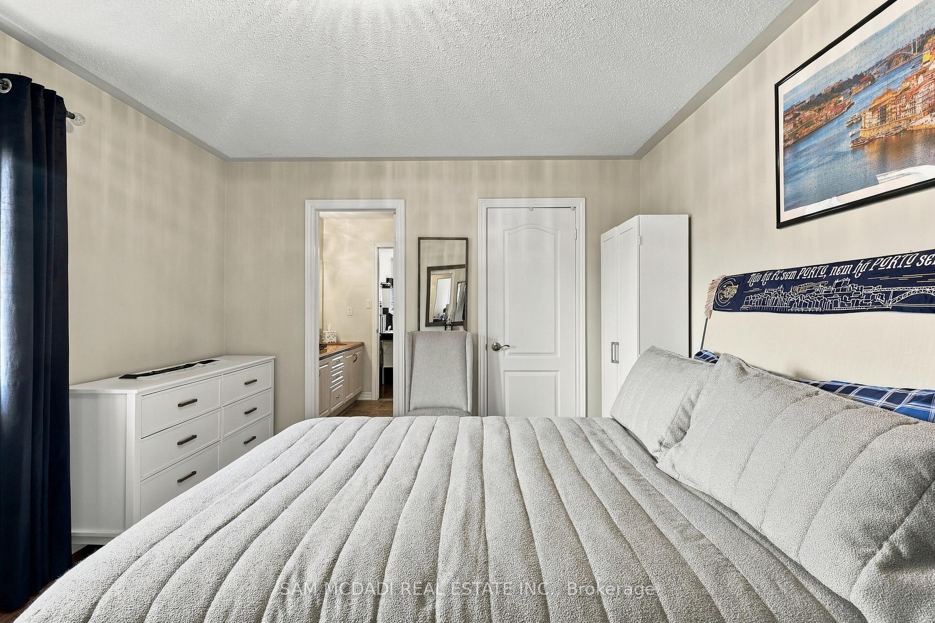 Photo 31 of 35 Tiana Court, Vaughan, Vellore Village — HOMEH