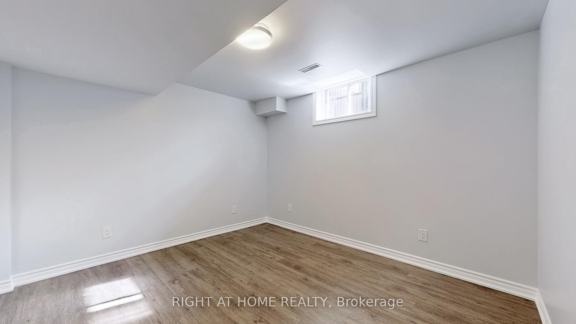 Photo 6 of 38 Prince George Crescent, Barrie, Innis-Shore — HOMEH