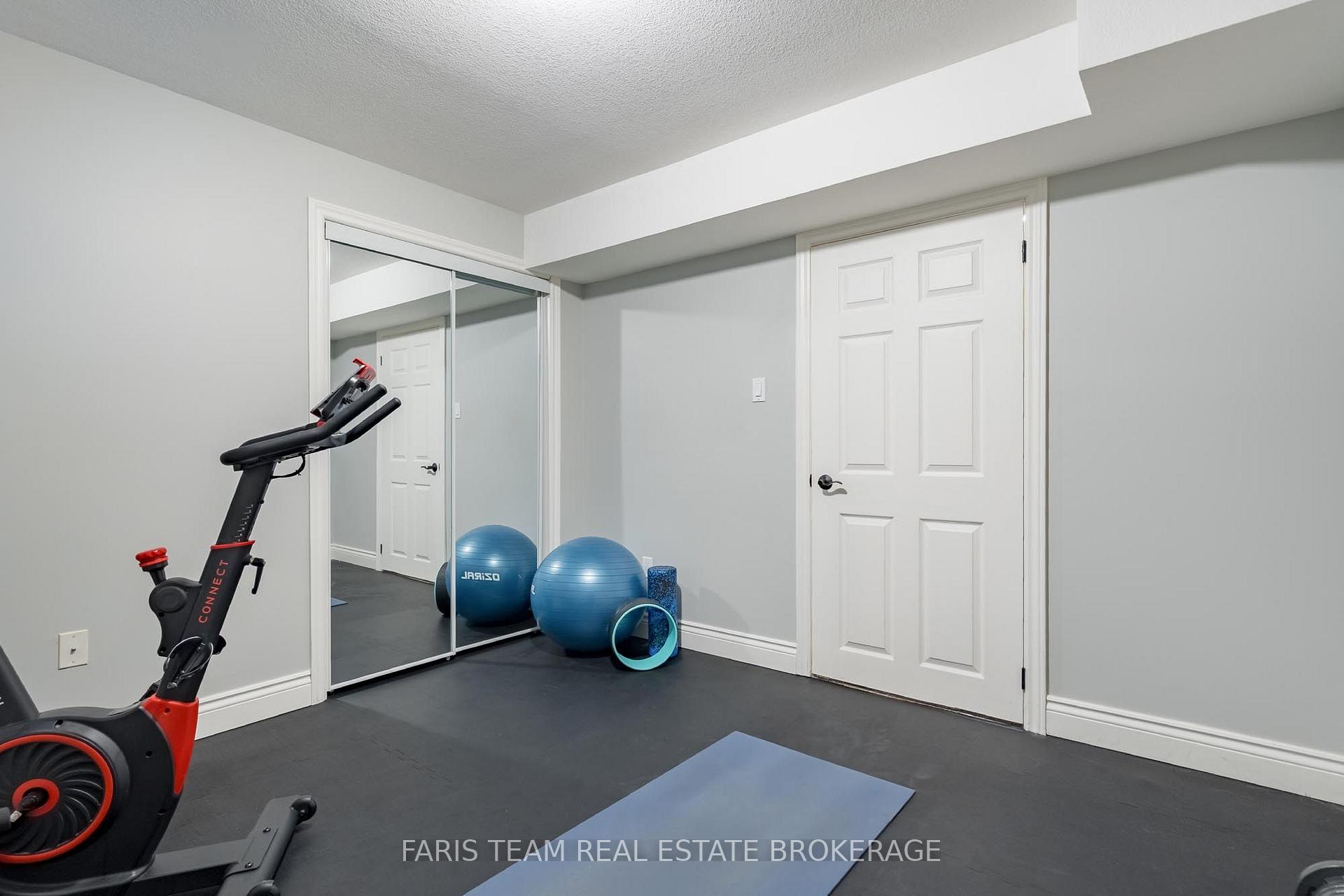 Photo 23 of 61 Oakridge Drive, Barrie, Sunnidale — HOMEH