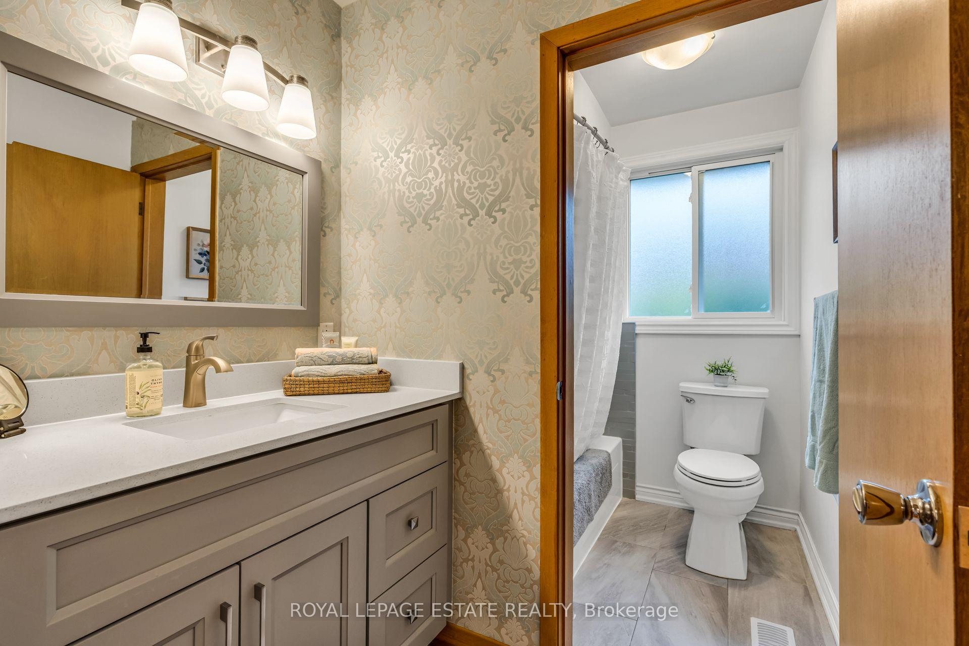 Photo 14 of 252 Brimorton Drive, Scarborough, Woburn — HOMEH