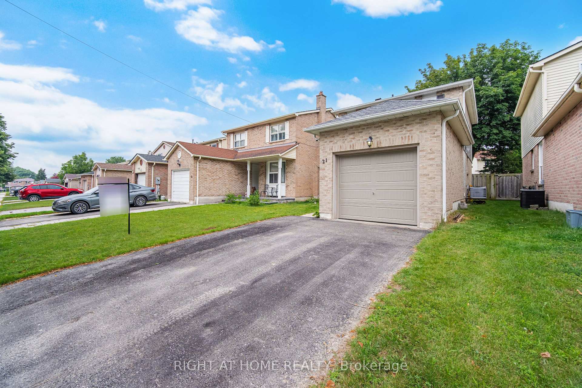 Photo 2 of 21 Dobson Drive, Ajax, Central — HOMEH
