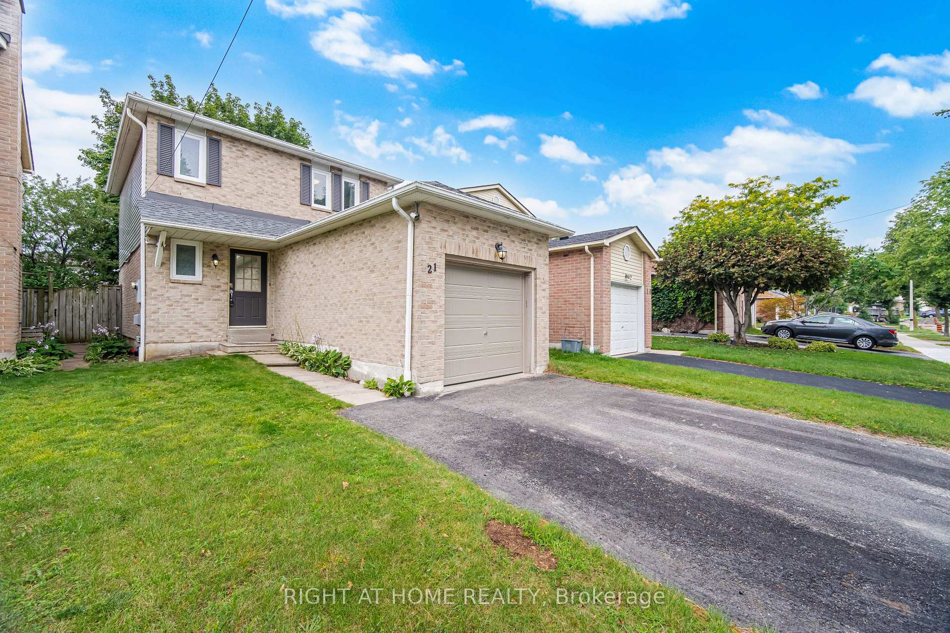 Photo 3 of 21 Dobson Drive, Ajax, Central — HOMEH
