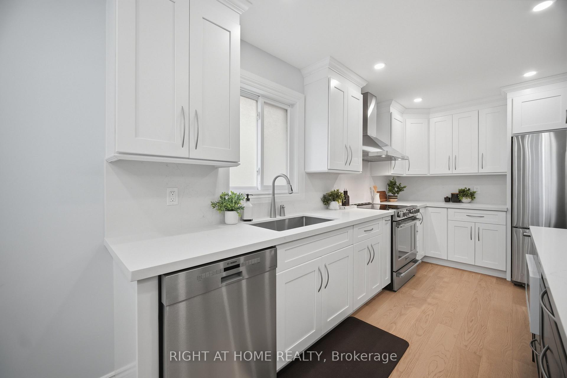 Photo 10 of 21 Dobson Drive, Ajax, Central — HOMEH