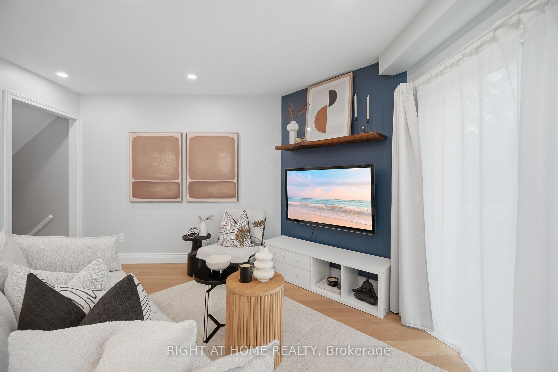 Photo 15 of 21 Dobson Drive, Ajax, Central — HOMEH
