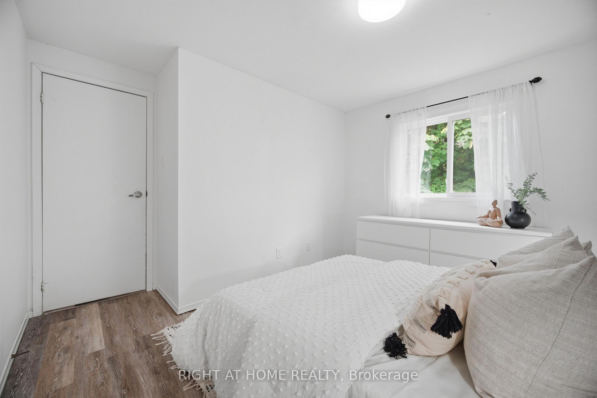 Photo 24 of 21 Dobson Drive, Ajax, Central — HOMEH
