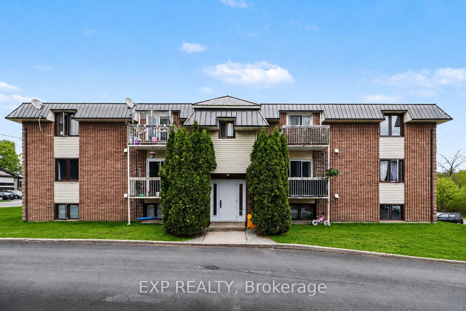 Photo of Unit 10, 875 Laurier Street