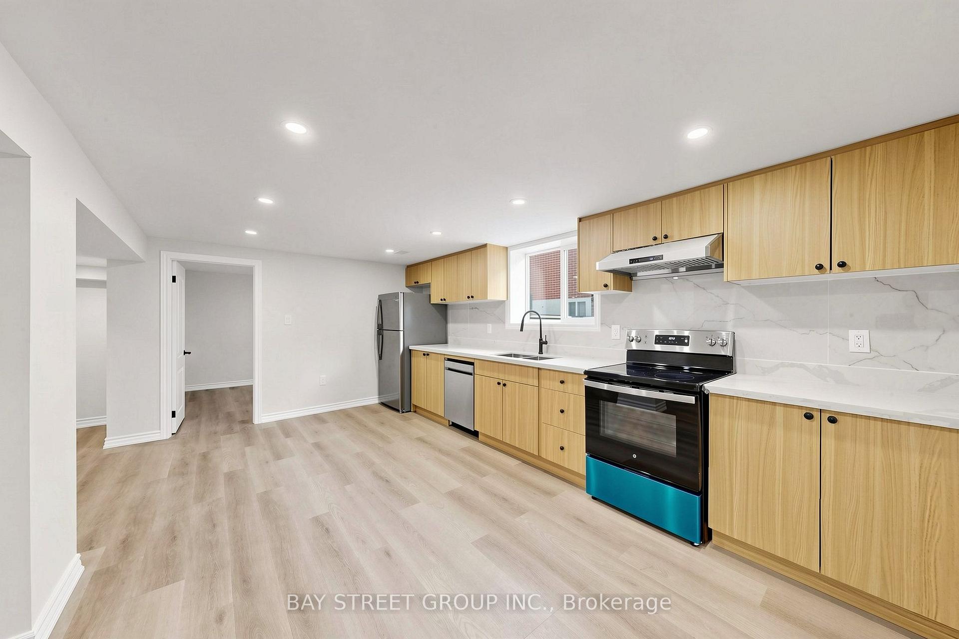 Photo 3 of Unit Bsmt, 28 Warren Avenue, Hamilton, Balfour — HOMEH