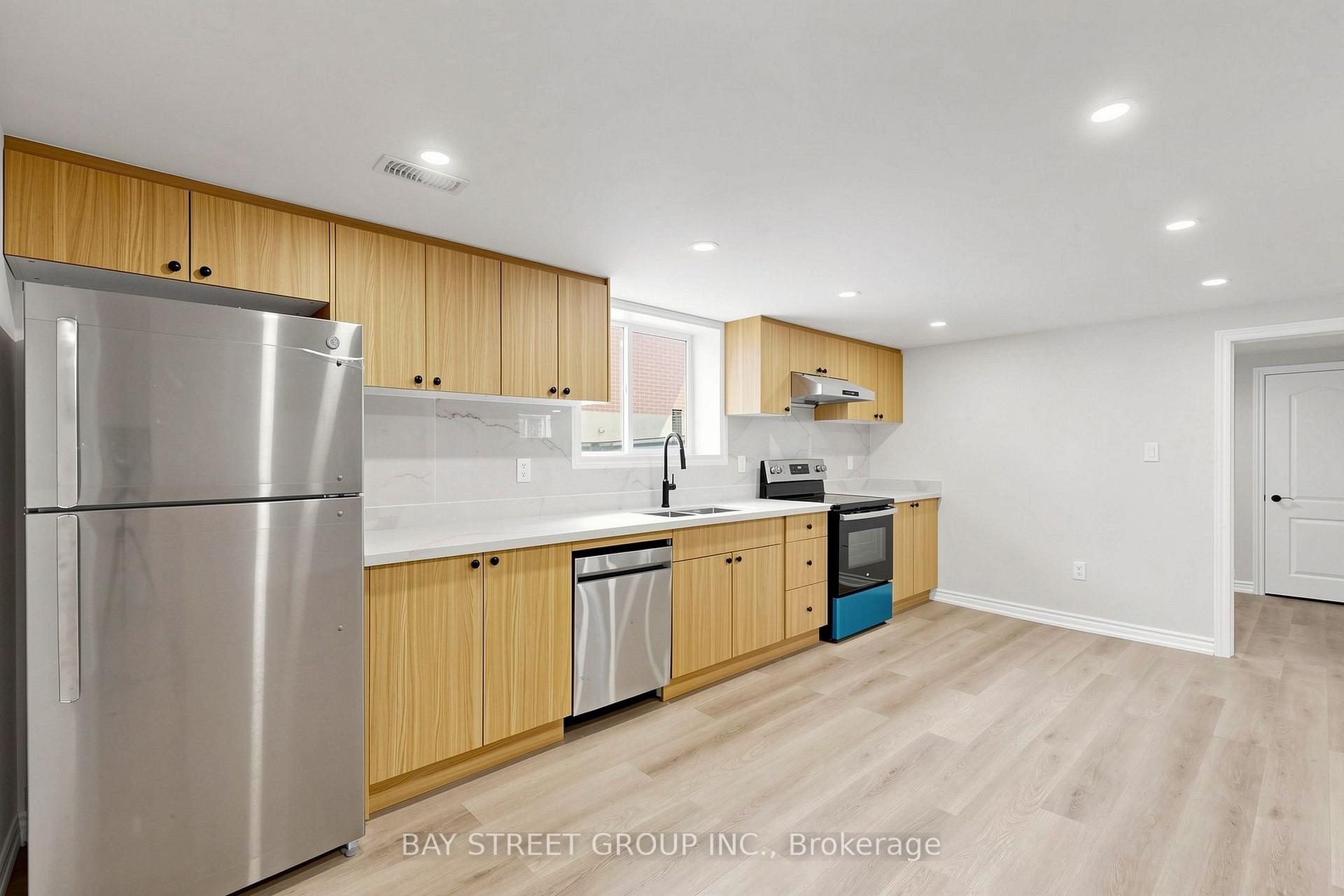 Photo 4 of Unit Bsmt, 28 Warren Avenue, Hamilton, Balfour — HOMEH