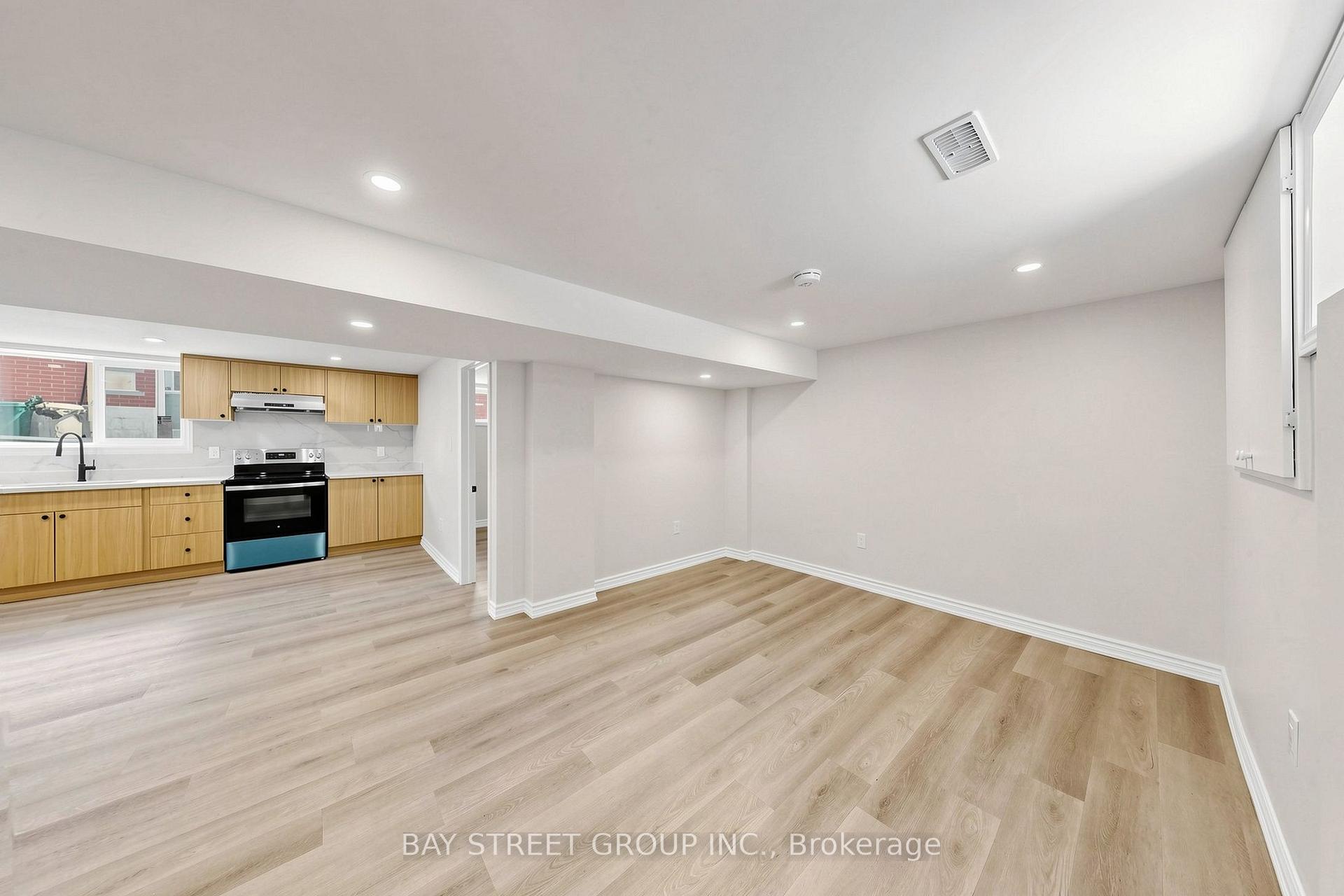 Photo 6 of Unit Bsmt, 28 Warren Avenue, Hamilton, Balfour — HOMEH