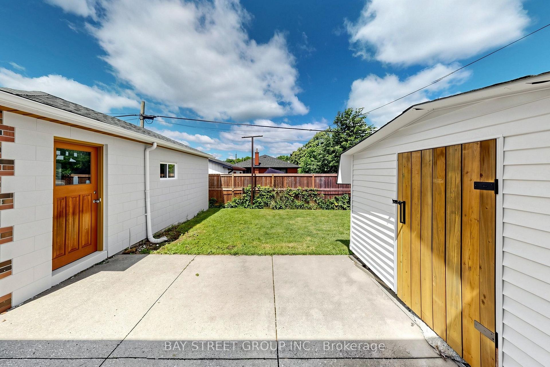 Photo 20 of Unit Bsmt, 28 Warren Avenue, Hamilton, Balfour — HOMEH