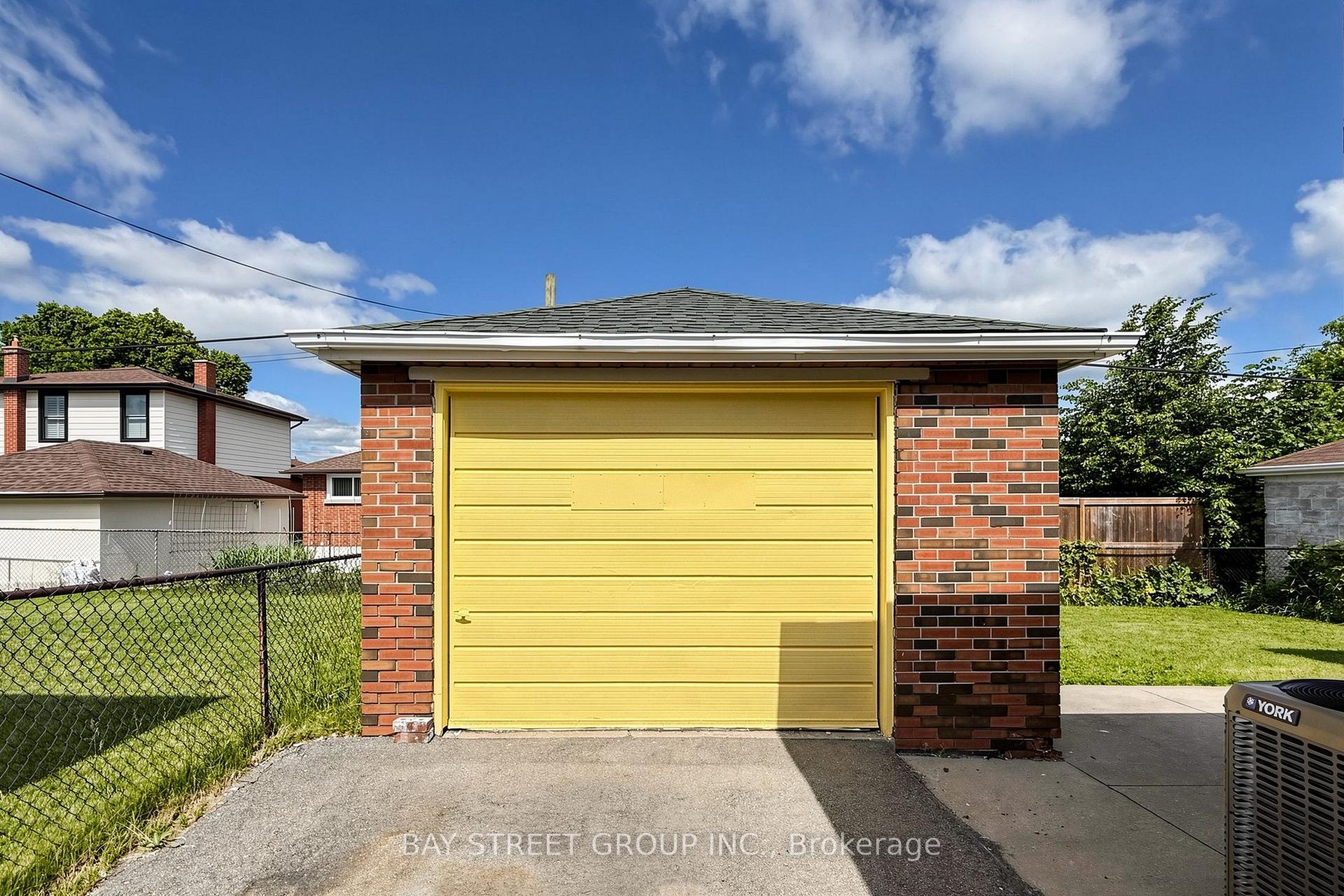 Photo 22 of Unit Bsmt, 28 Warren Avenue, Hamilton, Balfour — HOMEH