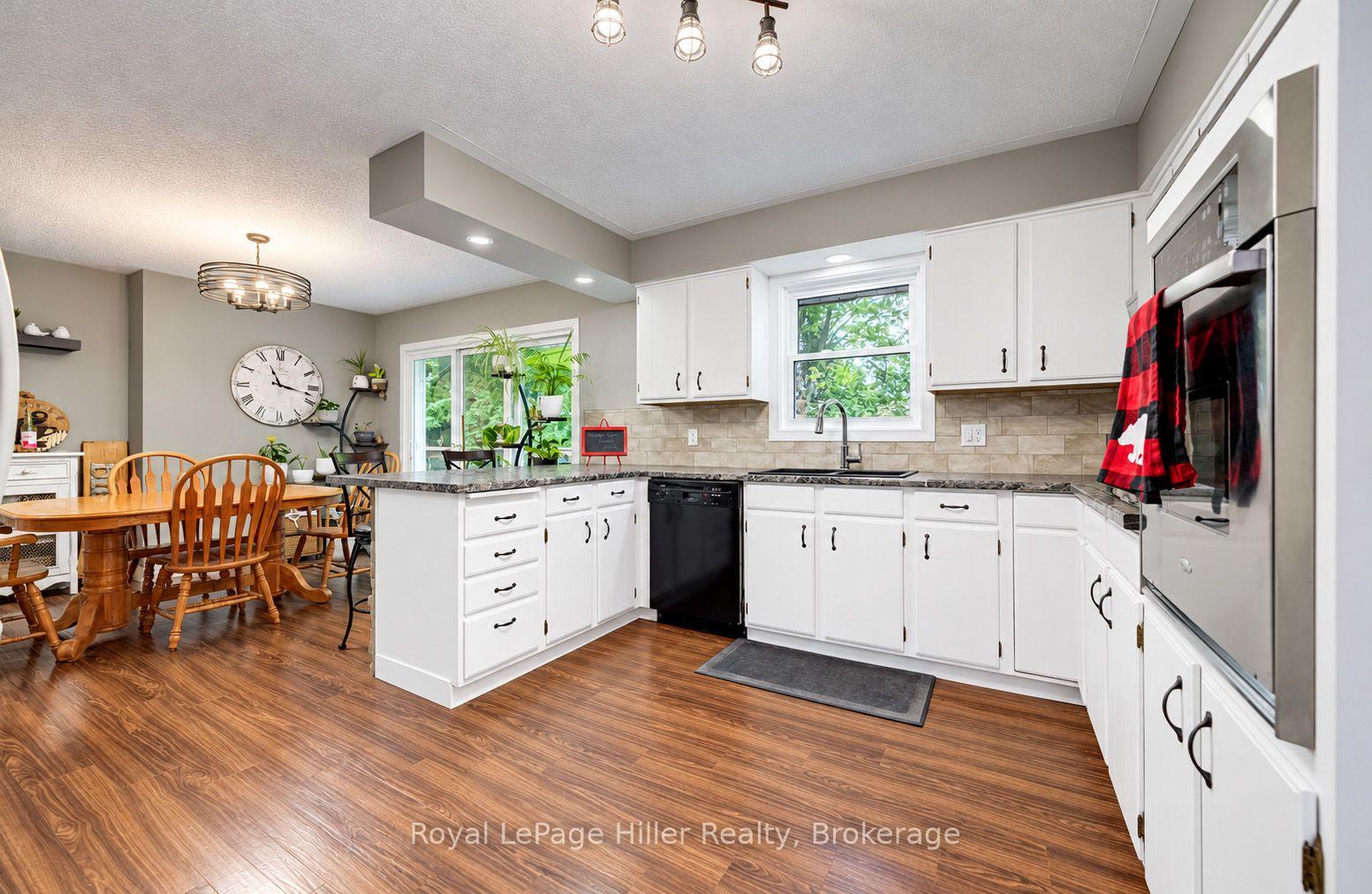 Photo 12 of 3209 Perth Road 163, West Perth, Fullarton — HOMEH