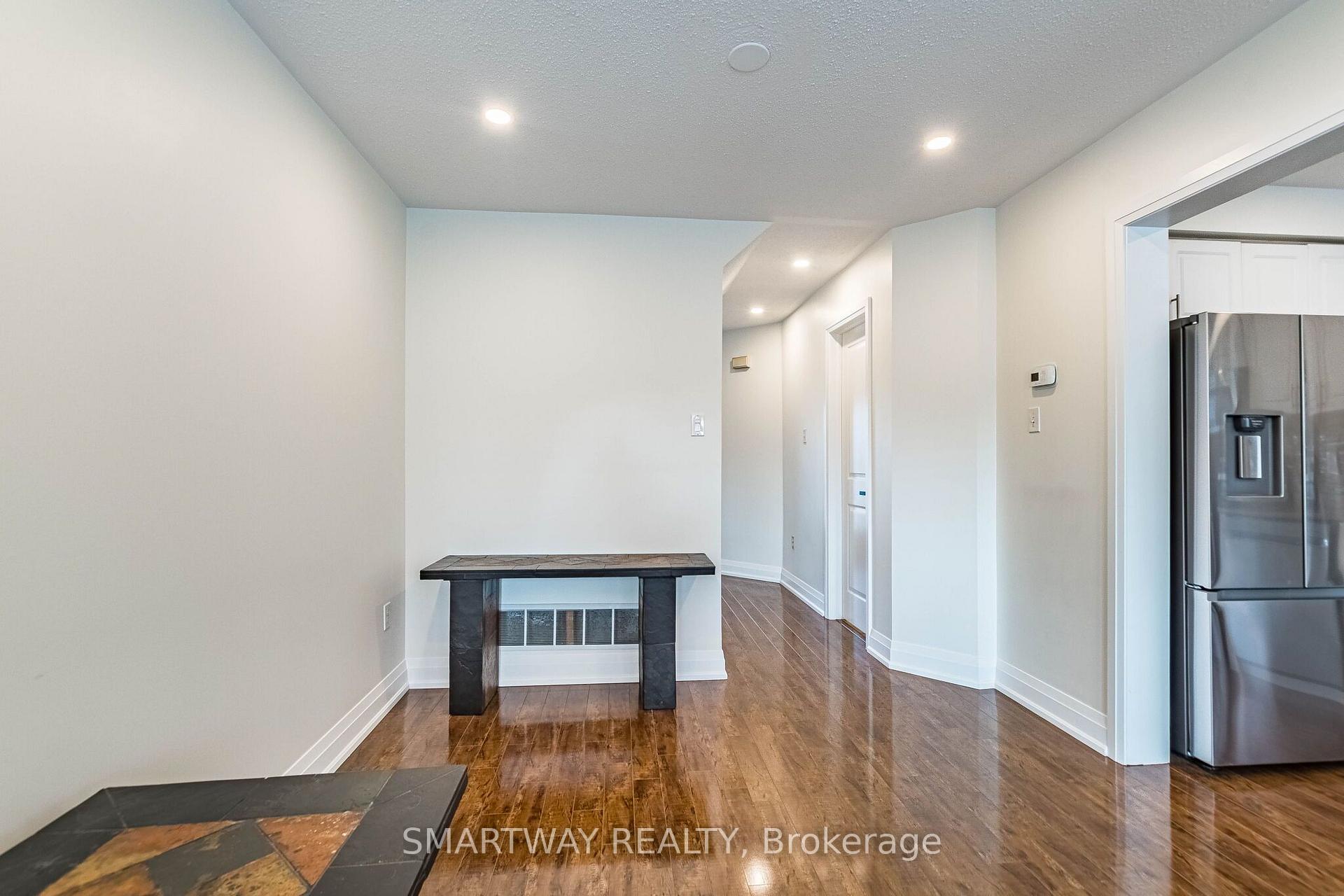 Photo 15 of 94 Goldenlight Circle, Brampton, Brampton West — HOMEH