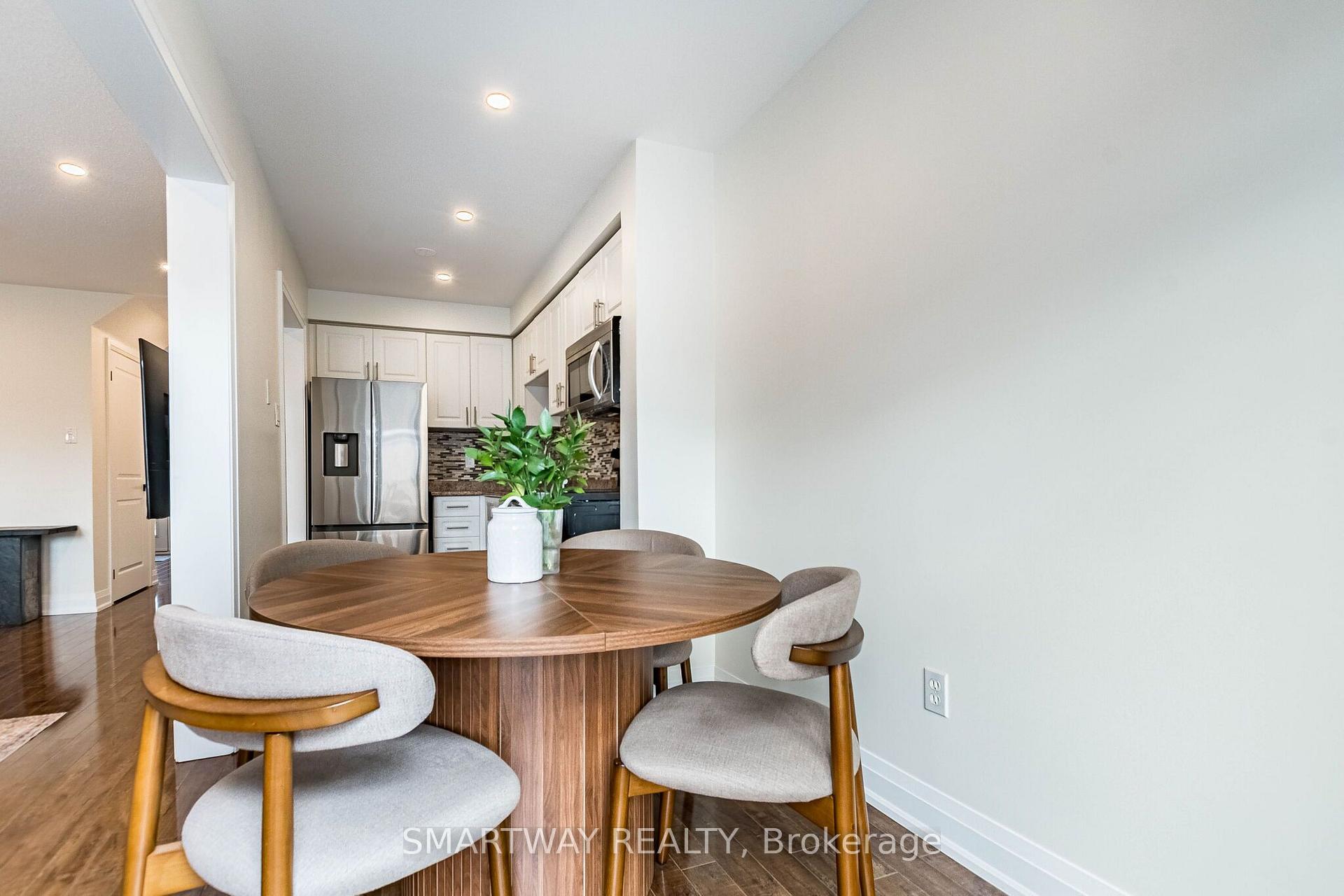 Photo 16 of 94 Goldenlight Circle, Brampton, Brampton West — HOMEH