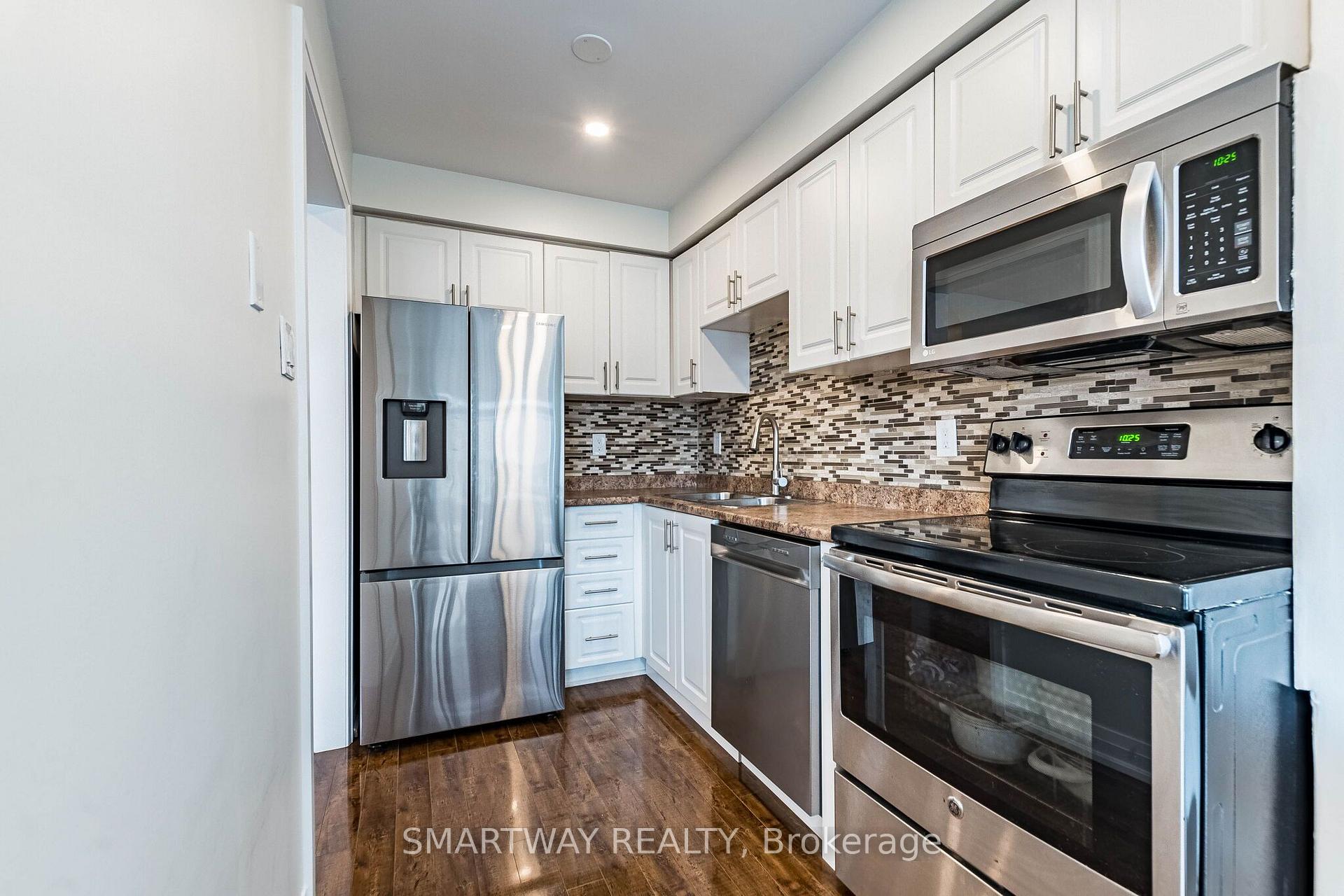 Photo 18 of 94 Goldenlight Circle, Brampton, Brampton West — HOMEH