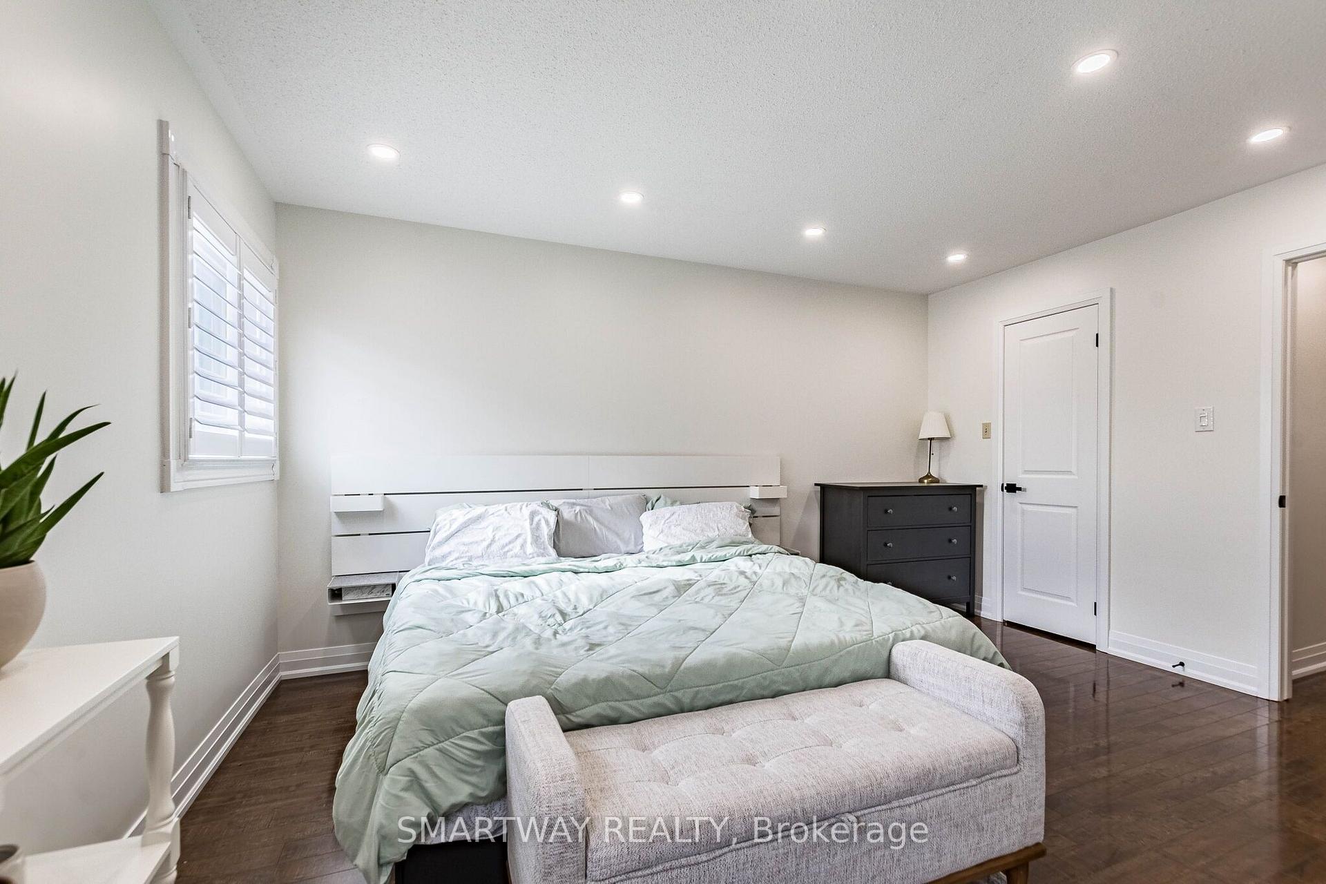 Photo 30 of 94 Goldenlight Circle, Brampton, Brampton West — HOMEH