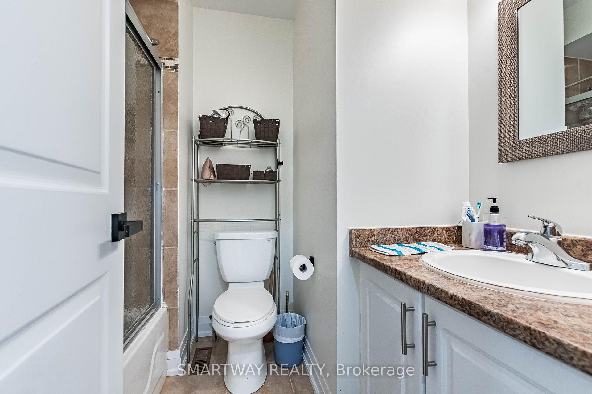 Photo 37 of 94 Goldenlight Circle, Brampton, Brampton West — HOMEH